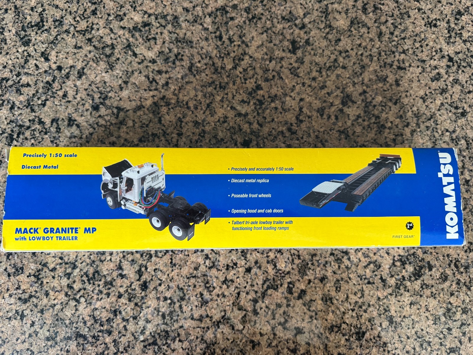 1/50 FIRST GEAR 59-3106 MACK GRANITE WITH LOW BOY KOMATSU