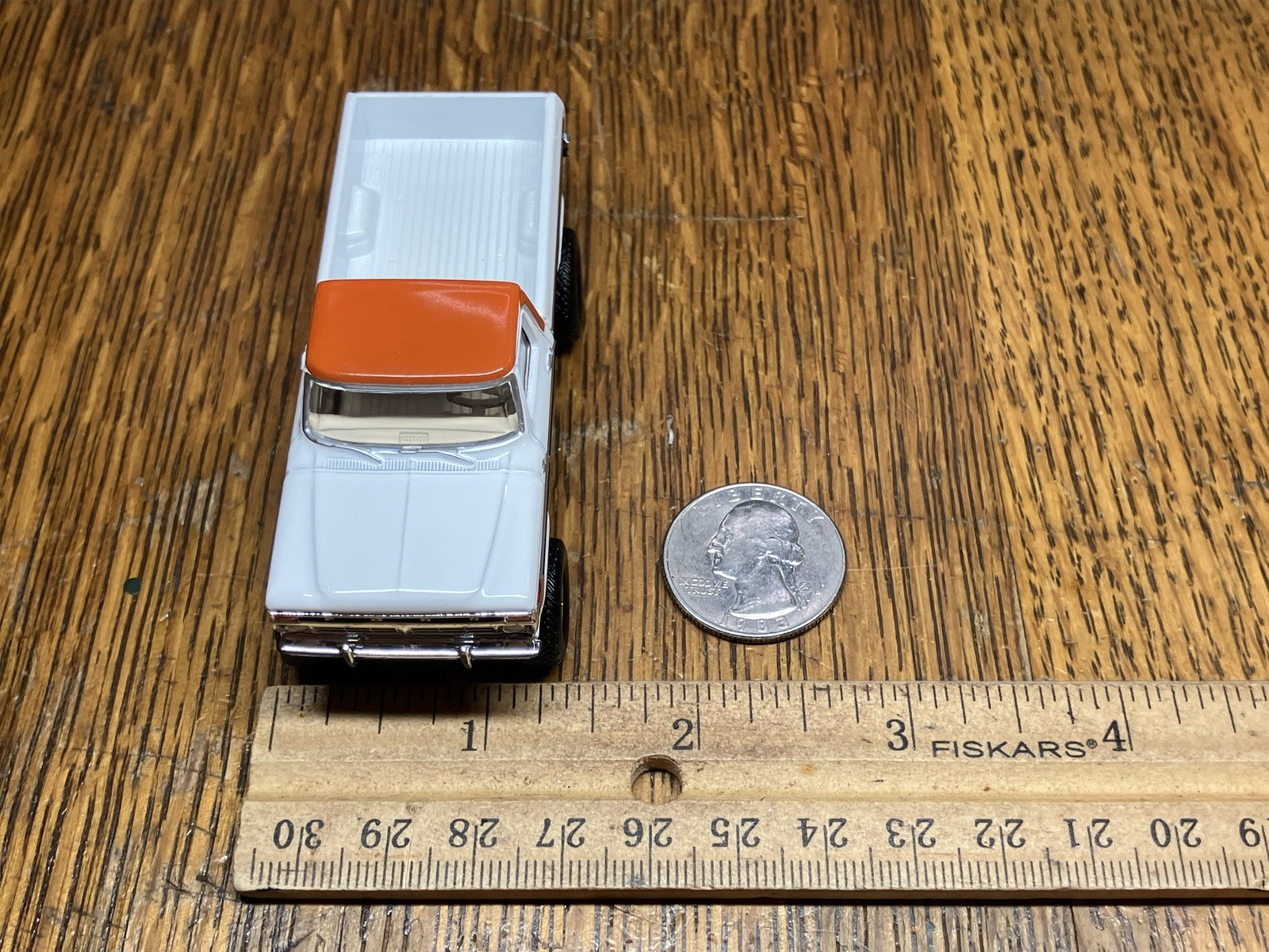 1977 Ford F-150 Ranger Explorer Lifted 4×4 Truck 1/64 Diecast Custom Greenlight