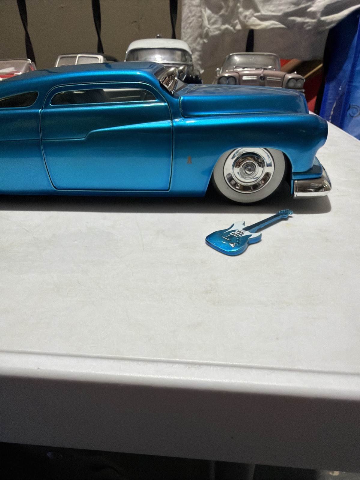 RARE Jada Toys Kustom Kings – 1951 Mercury Hard Top w/ Guitar 1/18 Scale Blue