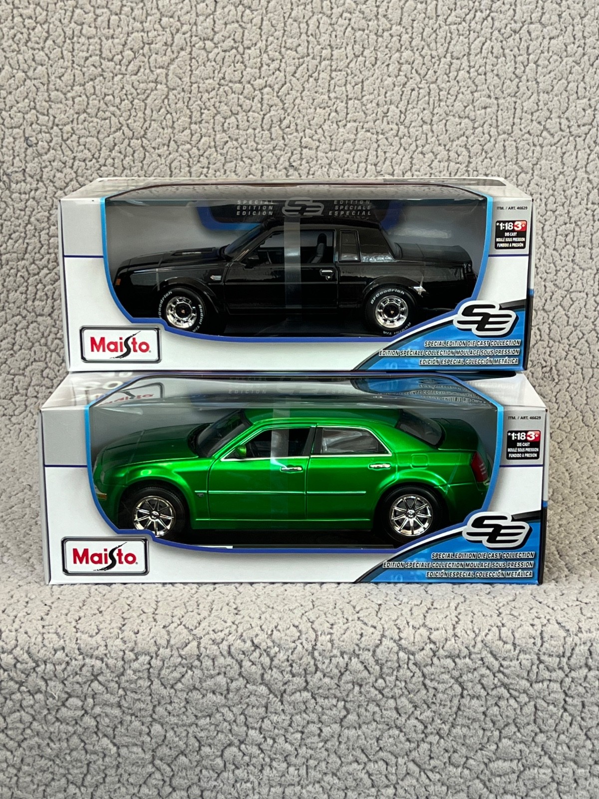 Maisto 1:18 1987 Buick Grand National & 2005 Chrysler 300C Hemi 2 Pack Diecast