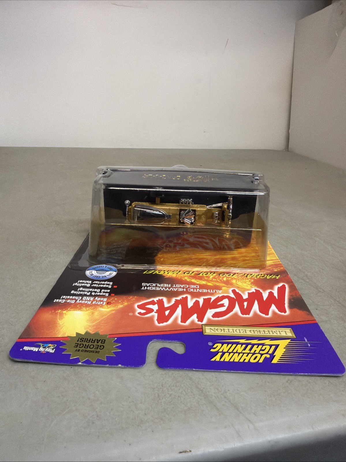 Johnny Lightning Magmas The Munsters Drag-U-La 1/43 Diecast Casket Car NIB