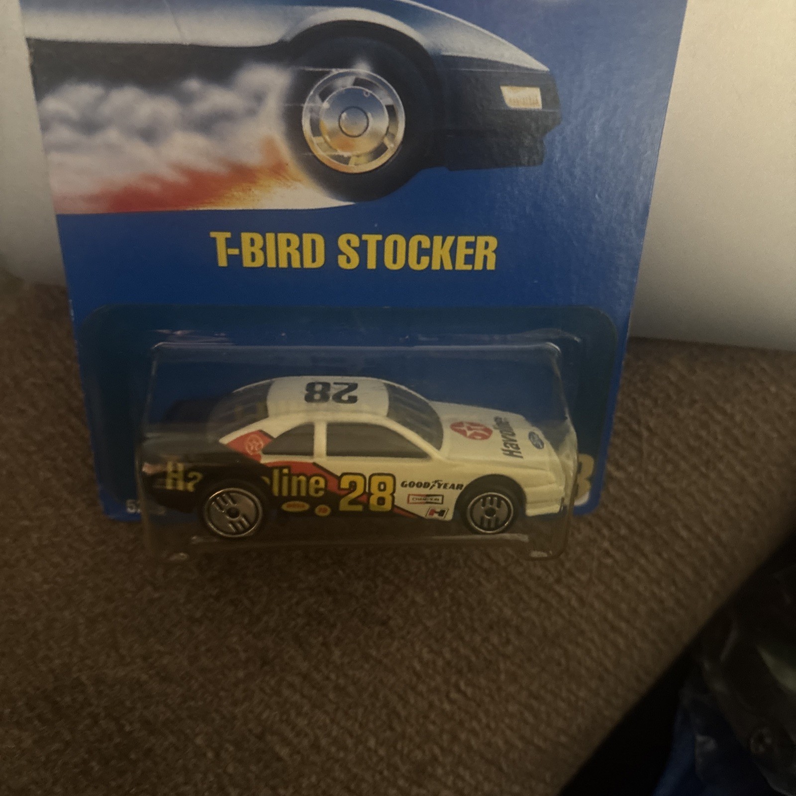 1:64 HOT WHEELS BLUE CARD COLLECTOR #88 WHITE & BLACK T-BIRD STOCKER