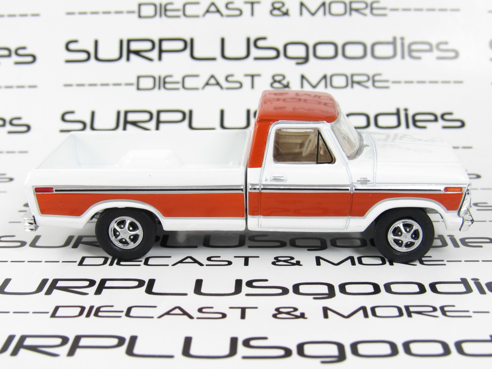 2025 Greenlight 1:64 LOOSE 1977 FORD F-150 RANGER XLT Farm Work Pickup Truck