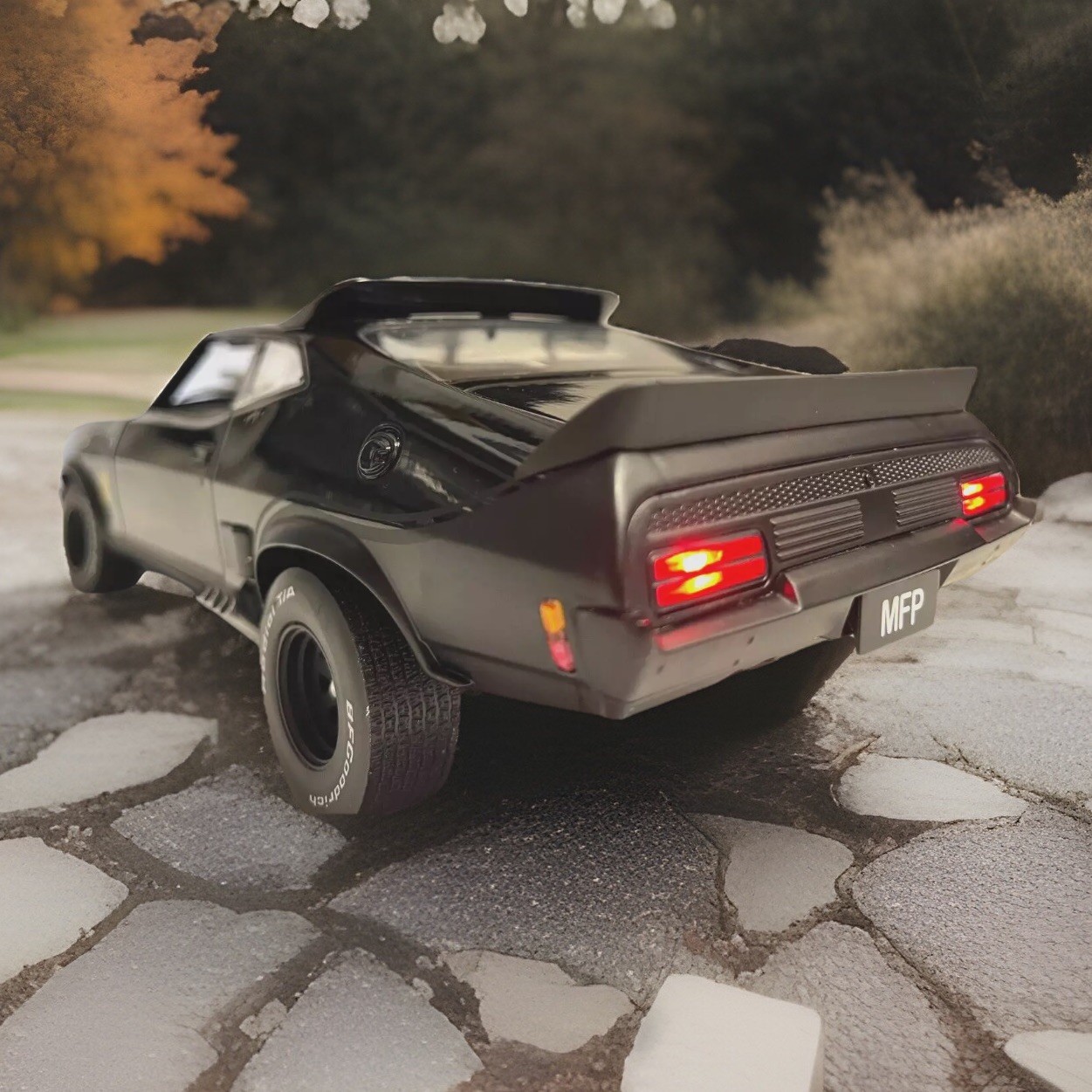 1973 Ford Falcon XB “Last Of The V8 Interceptors” Movie 1979 WORKING LIGHT 1/18