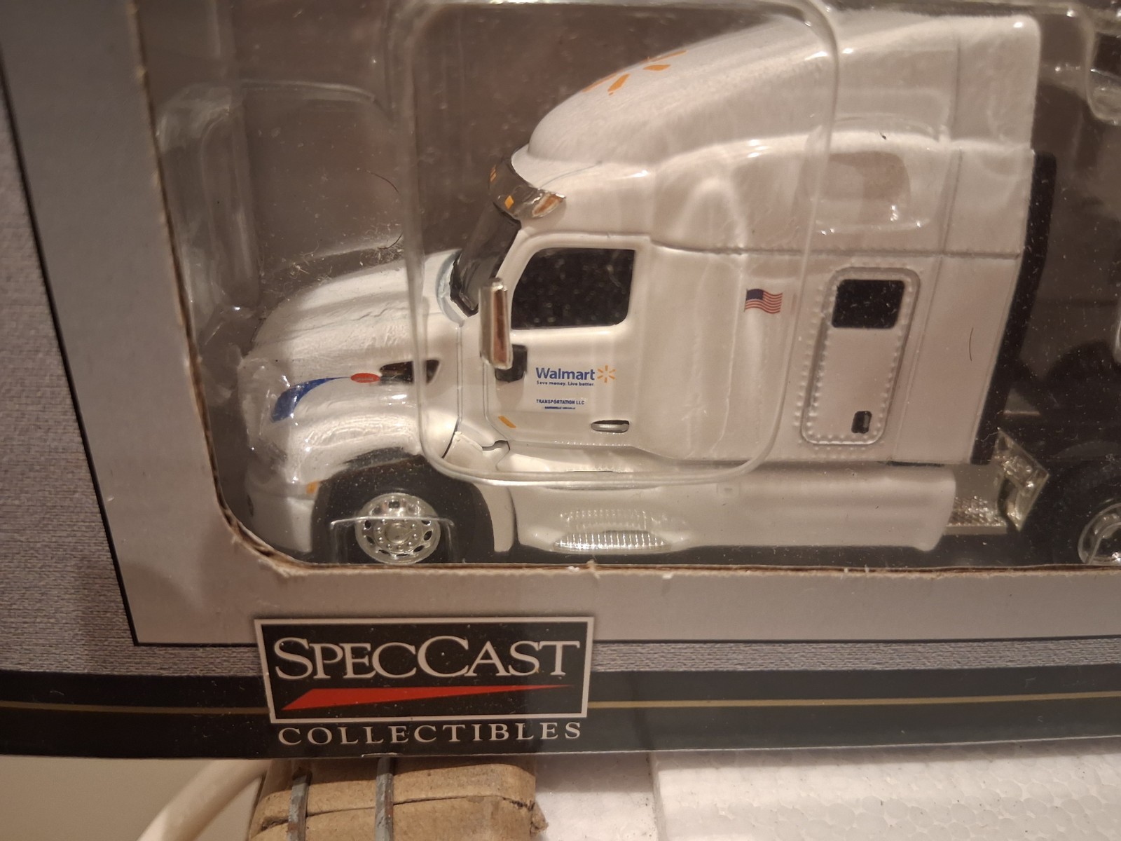 WALMART SEMI TRUCK PETERBILT VETERANS SALUTE NEW