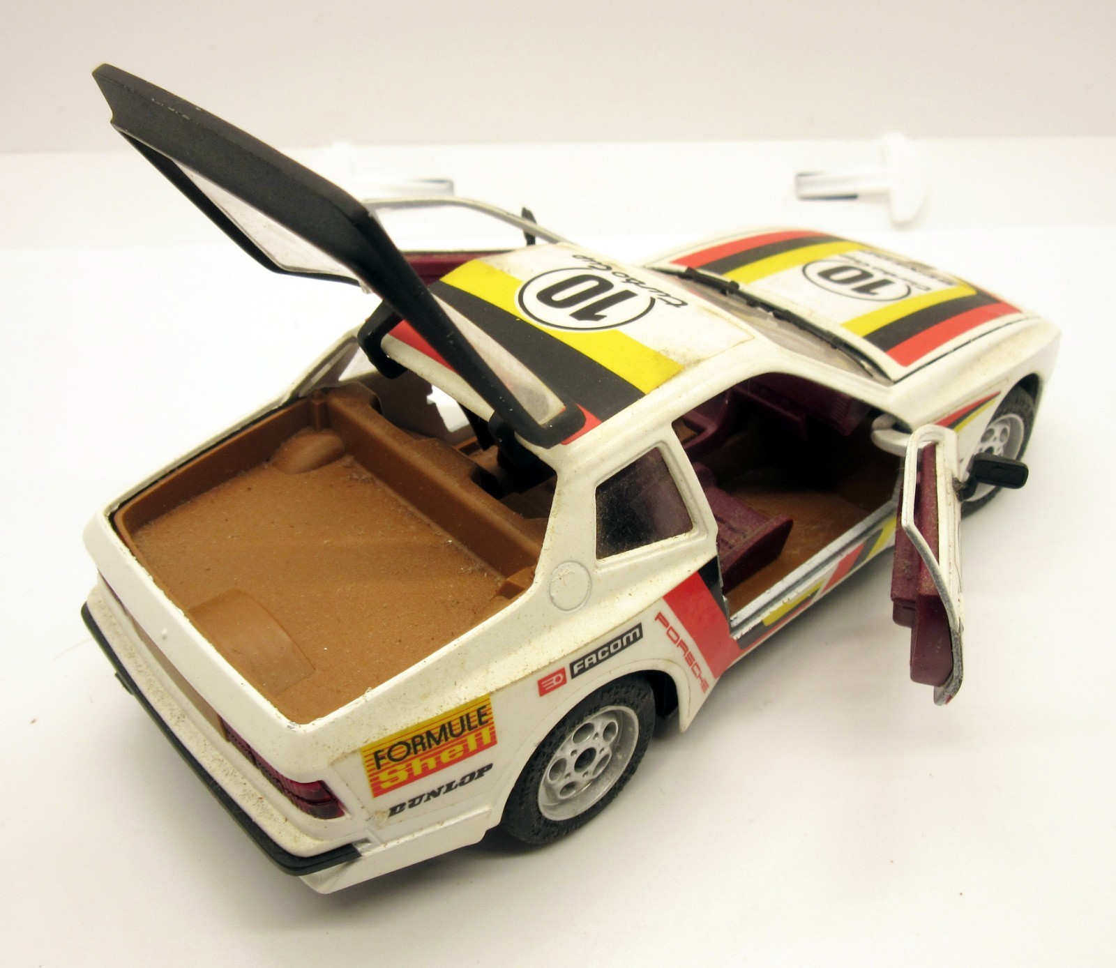 Majorette Porsche 944 Turbo, 1/24, Opening hood, doors & trunk