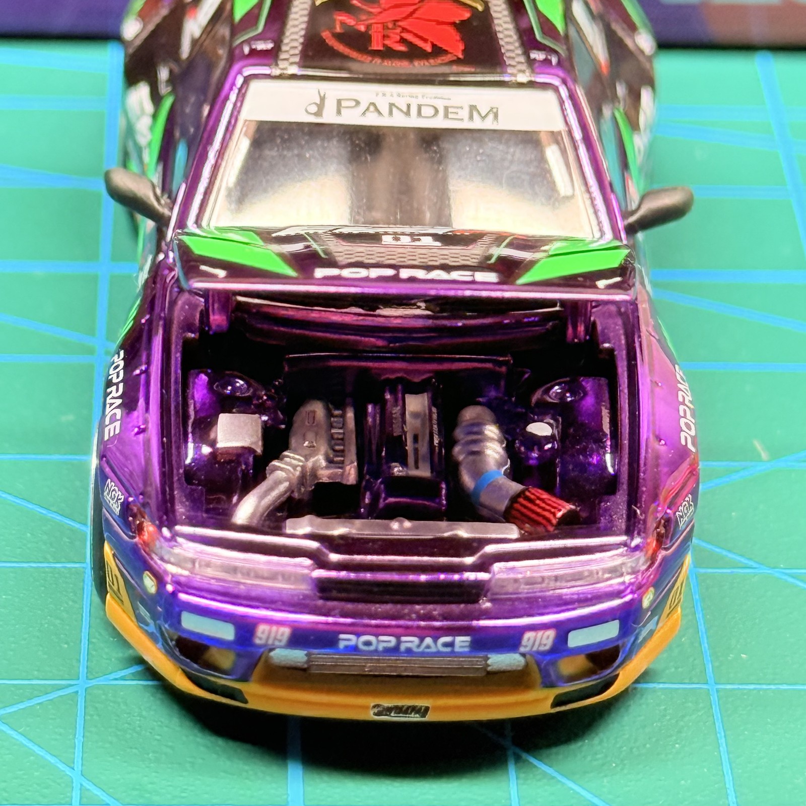 XCartoys Pop Race 1:64 Pandem Silvia S13 Asset EVA Type-01 Open Hood S43-06