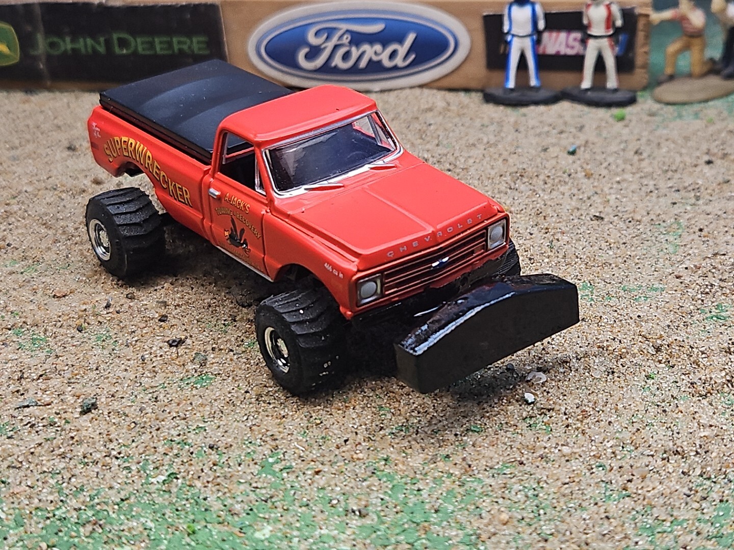 CUSTOM BUILT 1:64 C10 GreenLight 1968 HOT ROD PULLING TRUCK puller CHEVEROLETdcp