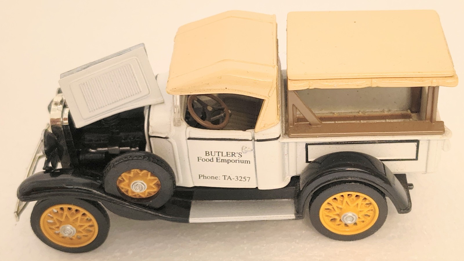 1932 Chevy Pickup Truck N37 1:32 National Motor Museum Butler’s Food Delivery