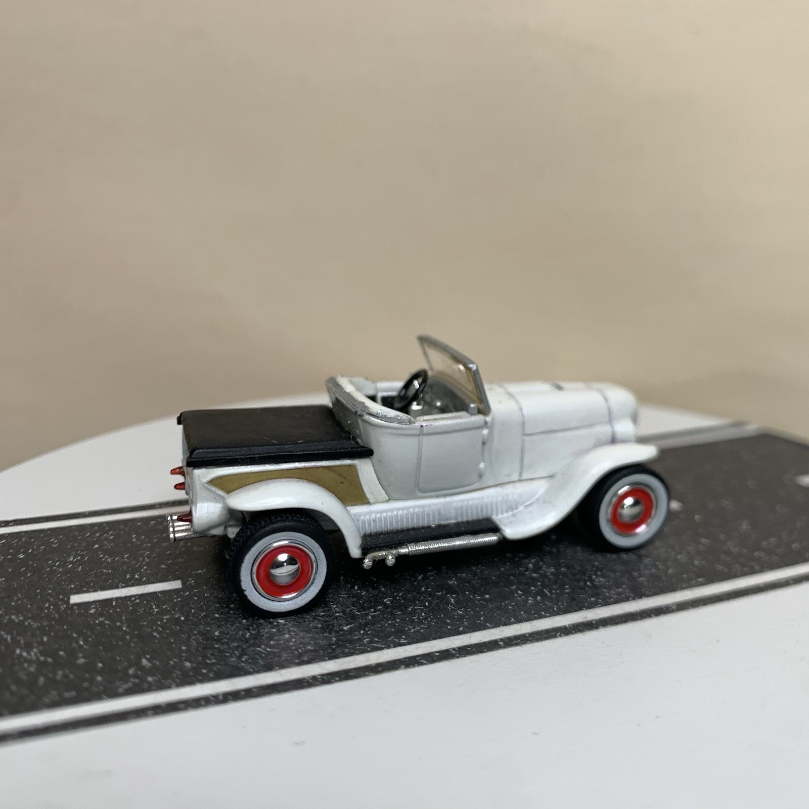 CUSTOM Hot Wheels 100% Ala Kart 1929 Ford Pickup Roadster White Chopped 1:64