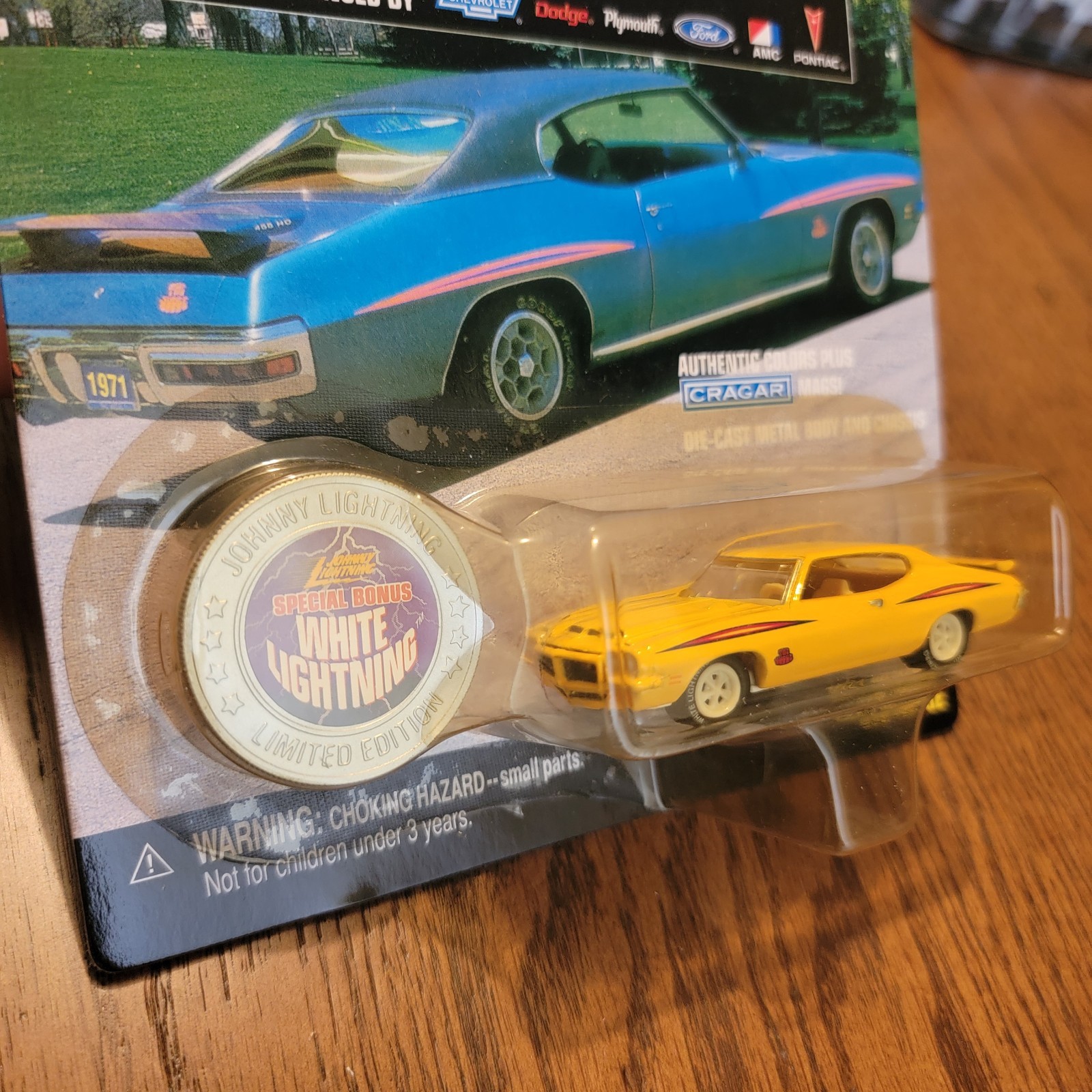 Johnny Lightning 1971 Pontiac GTO Judge White Lightning Chase Muscle Cars USA