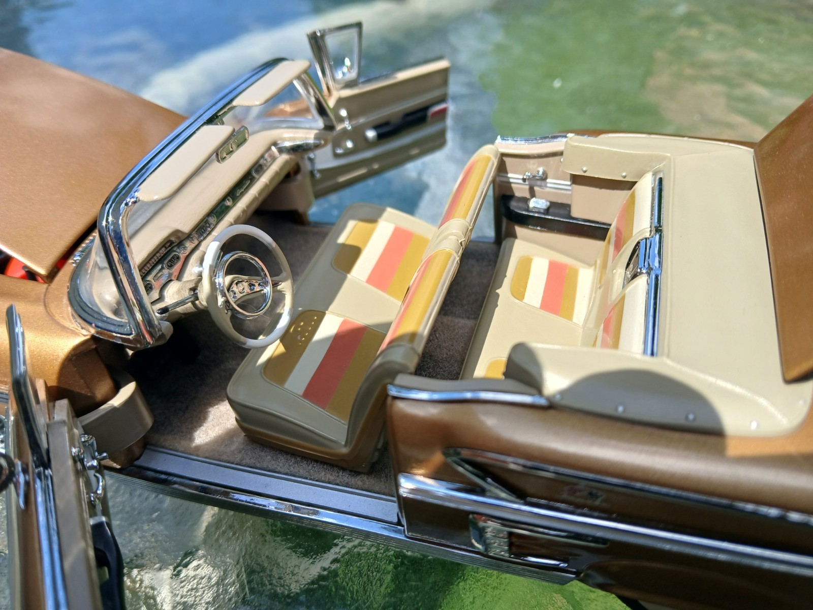 1:24 Danbury Mint 1959 Chevy Impala Anniversary Gold Metallic Near mint w/box