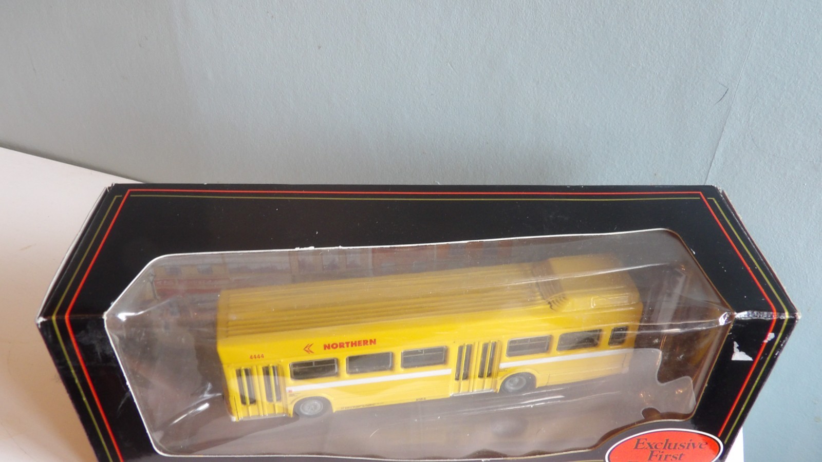 EFE 15103 NORTHERN GENERAL TRANSPORT CO LONG LEYLAND MARK 1 DIECAST 1:76 SCALE.