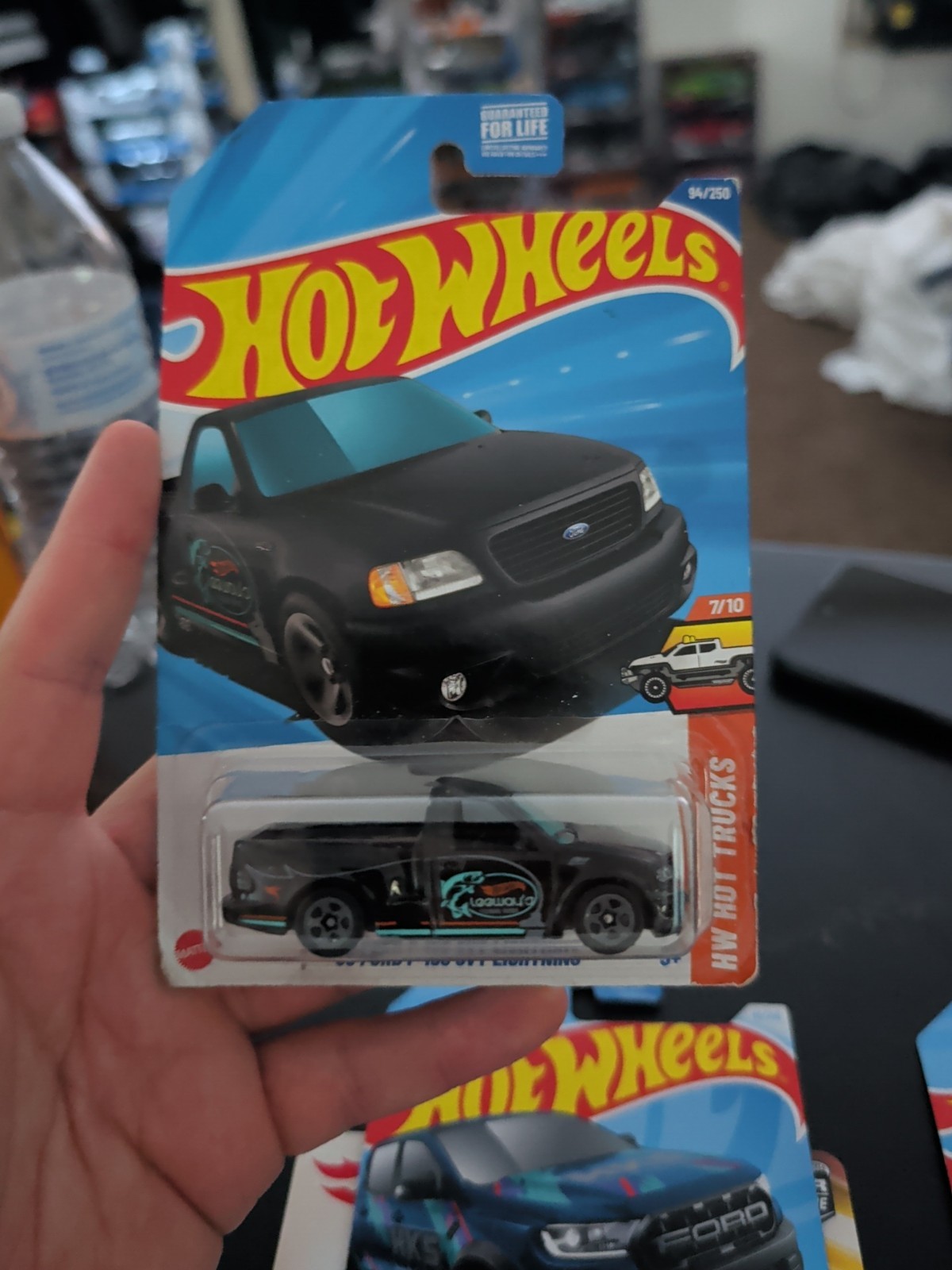 Hot Wheels 1:64 Ford Truck Lot HW Hot Trucks ’99 F-150 SVT Lightning Raptor