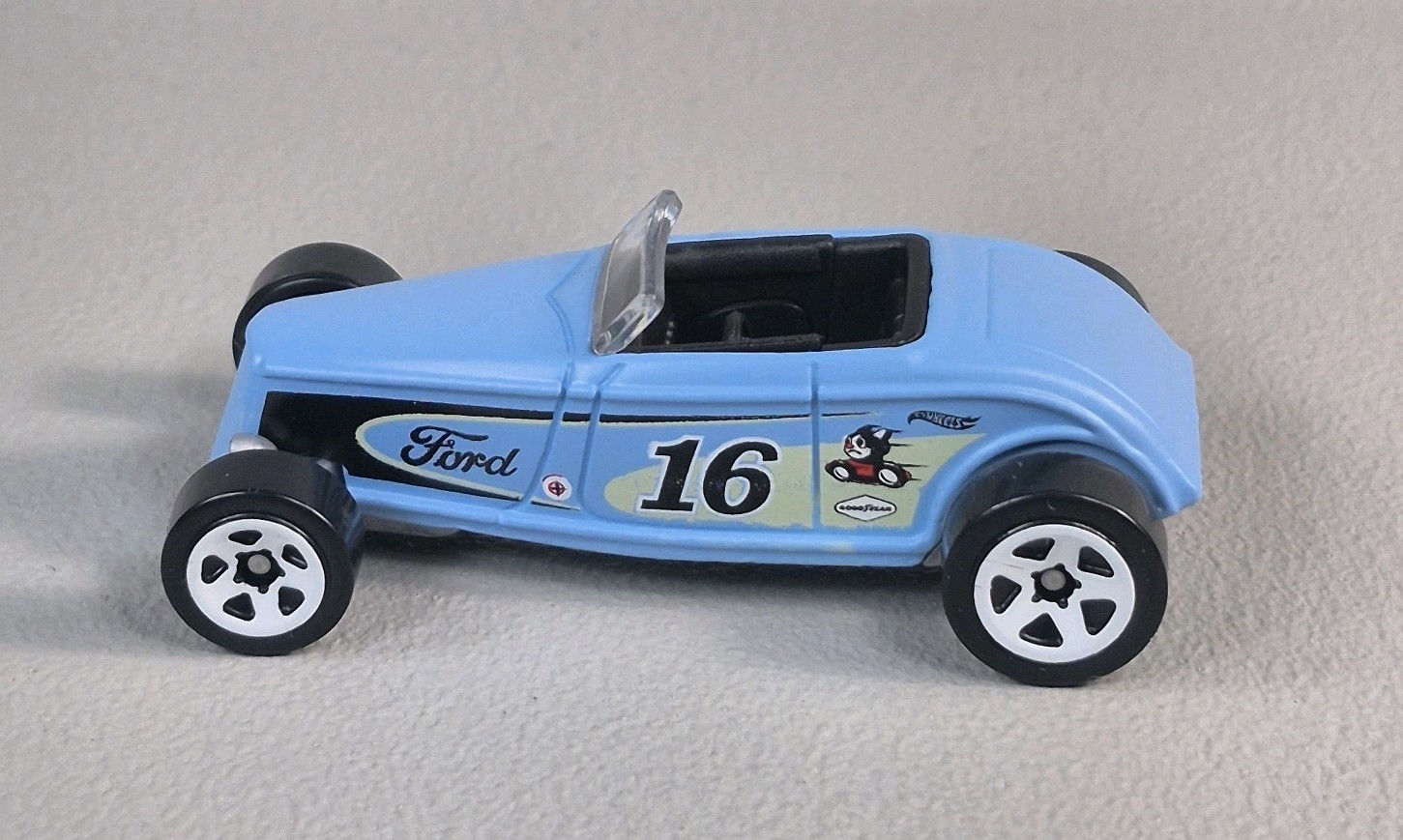 1933 FORD LOW BOY Diorama Collectible DieCast Model Car 1:64 Blue LOOSE