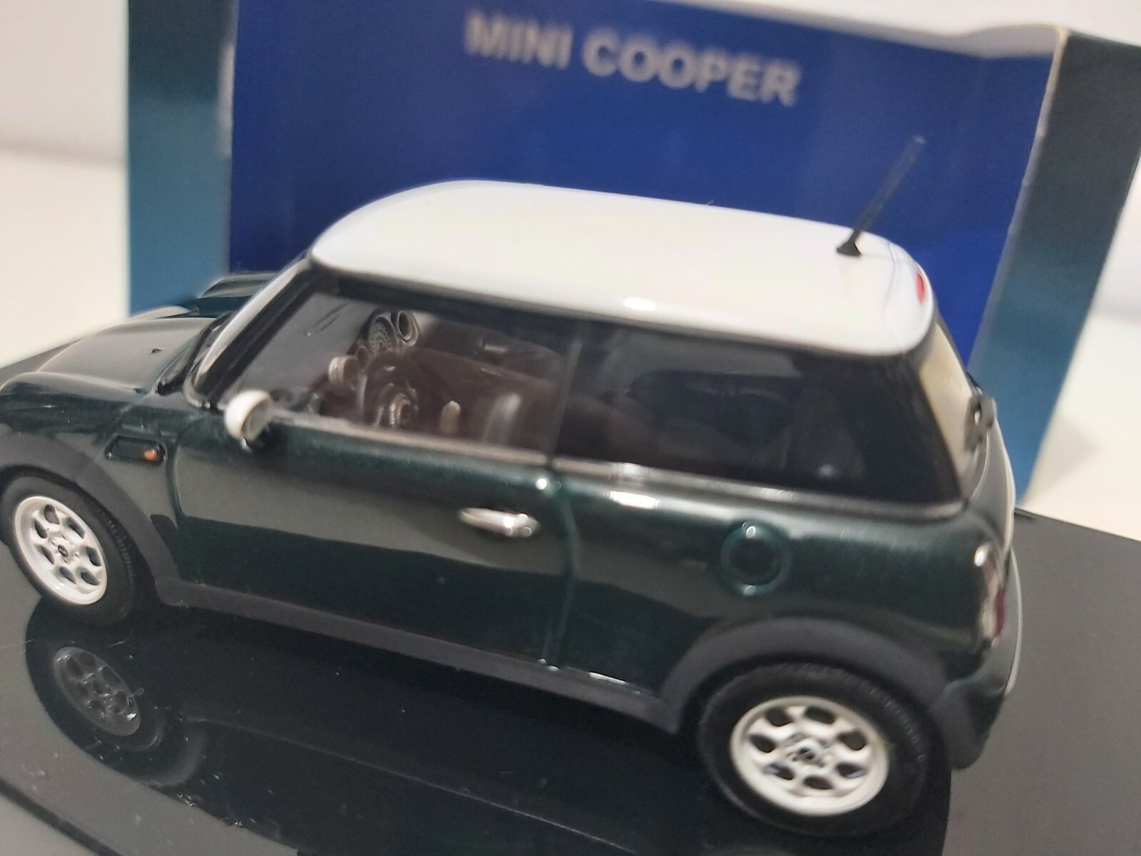 BMW Mini Cooper (Racing Green) 1:43 AUTOart