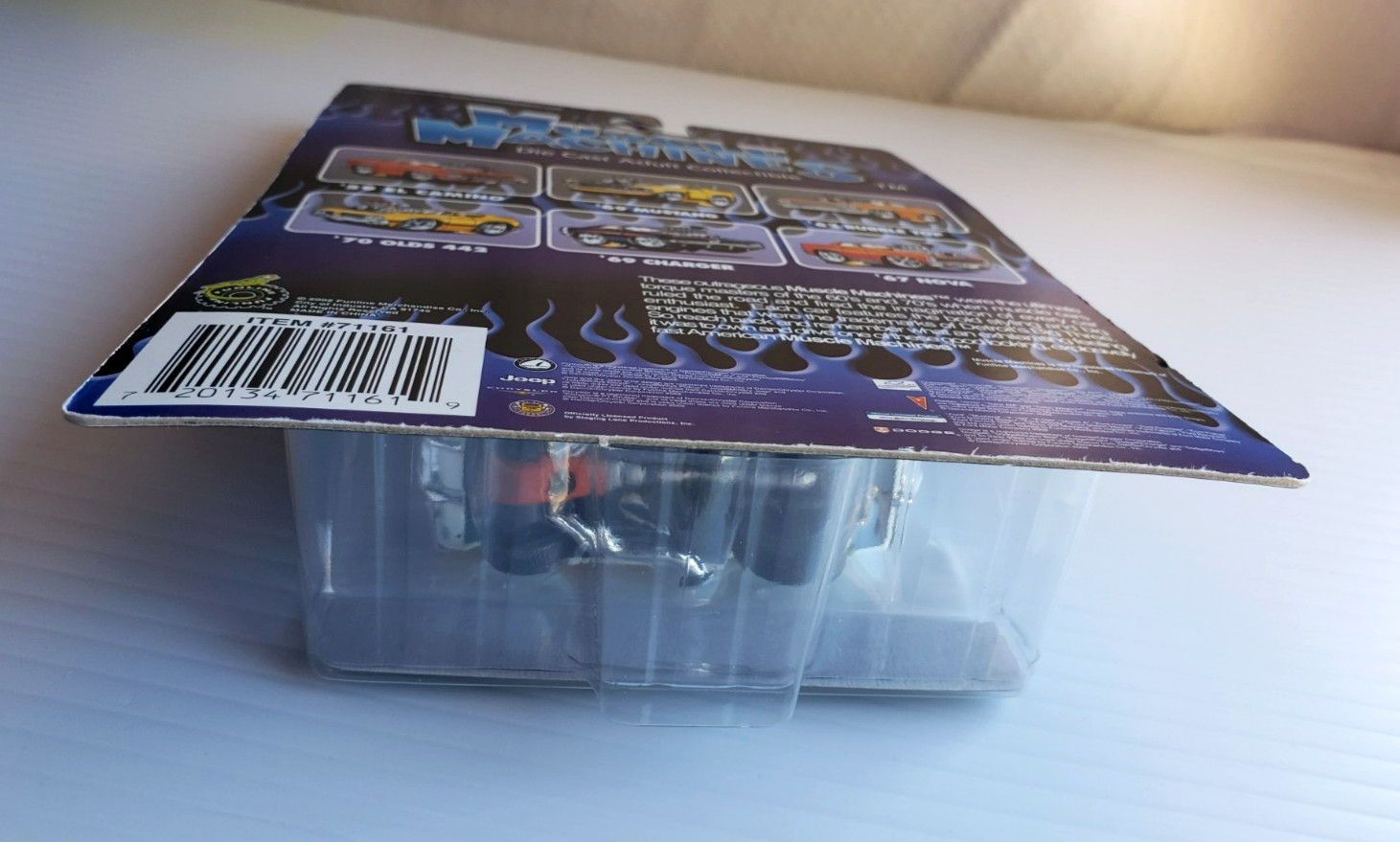 2002 Muscle Machines ’69 DODGE CHARGE White Opened Engine 1:64 #02-108 5SP MOC!