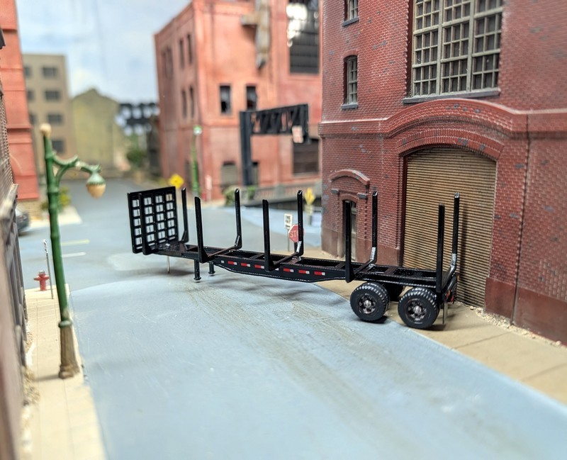 1/87 HO Scale Custom Built 42′ Log Trailer. 3D Printed Resin Model.
