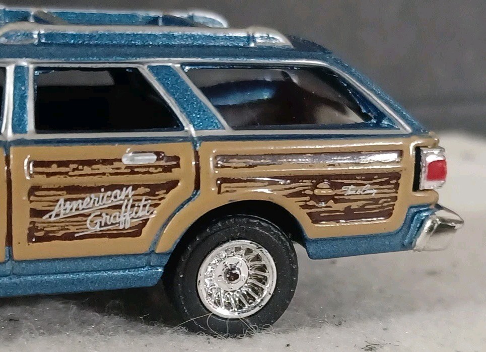 Motor Max American Graffiti 1:64 Scale 1979 Chrysler LeBaron (Rare Blue)