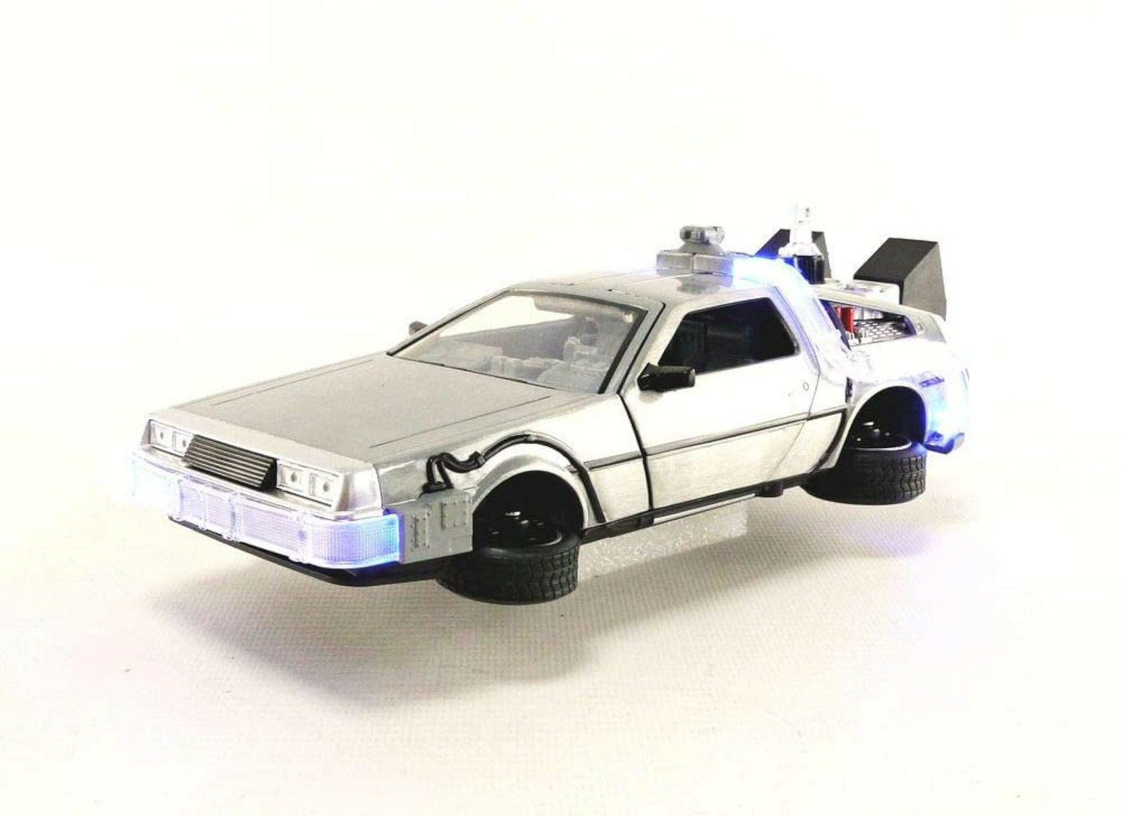 NEW Jada 31468 Back to the Future pt II TIME MACHINE 1:24 Die-Cast w/ Lights