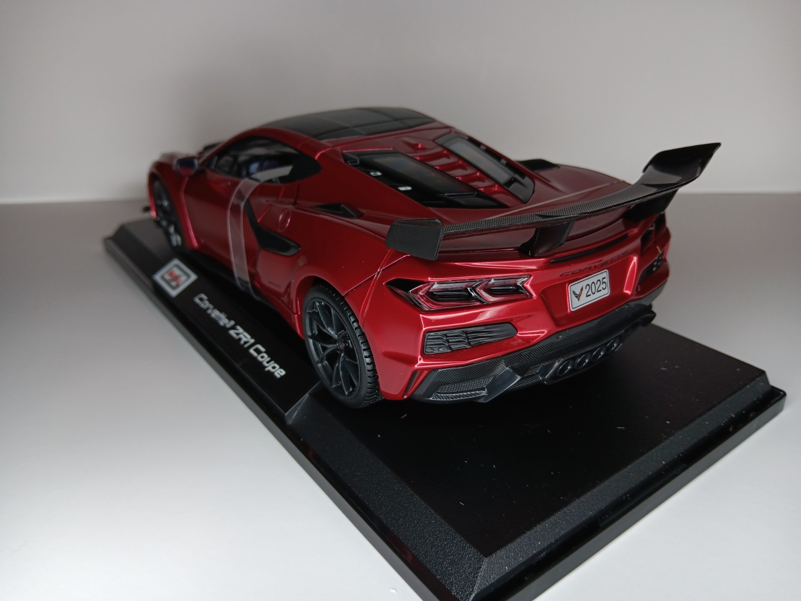 Corvette ZR1 Coupe 1:18 Maisto Exclusive Style Special Edition – Red