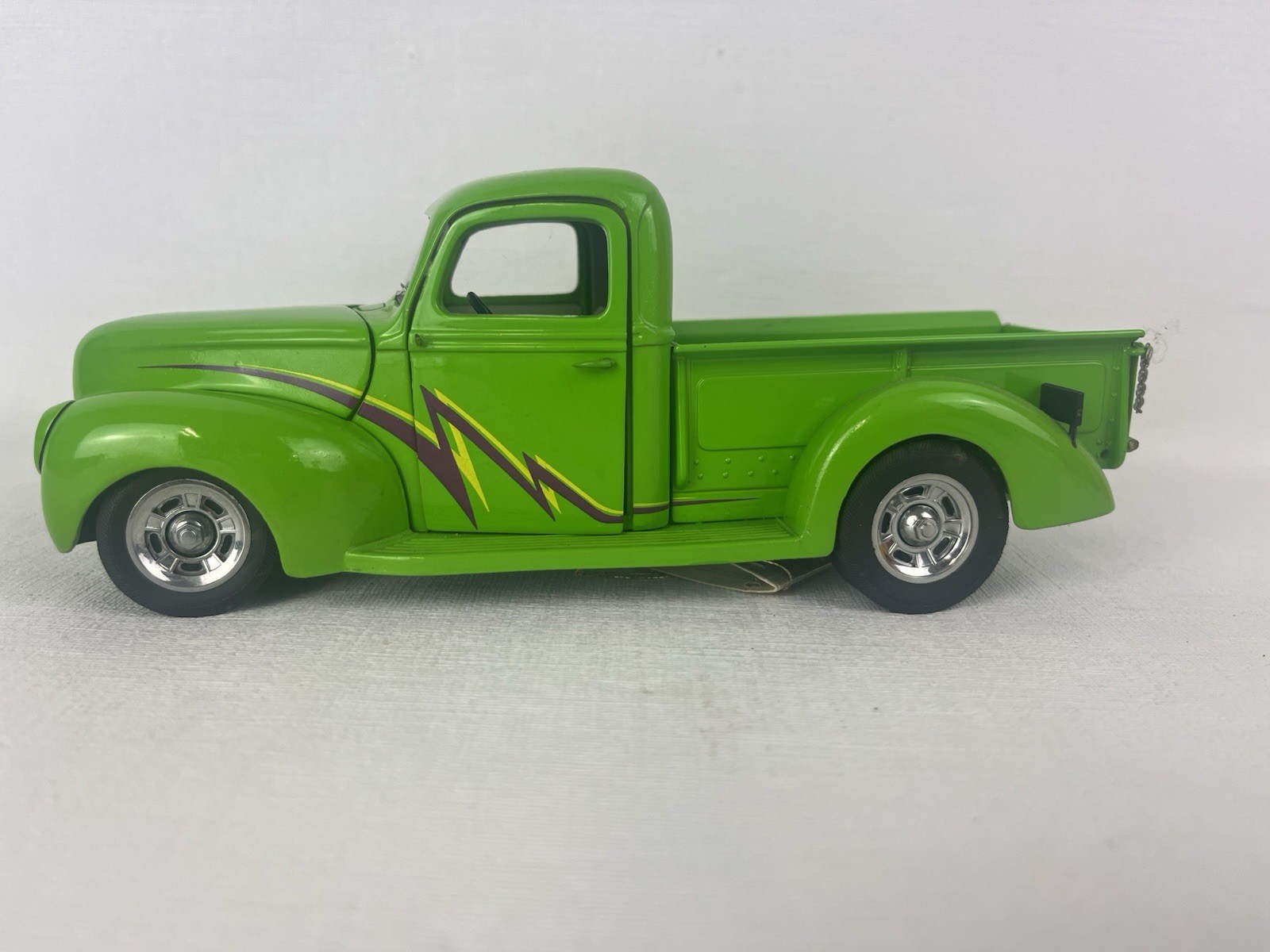 Franklin Mint 1/24th Scale 1940 Ford Custom Pickup Truck VERY NICE