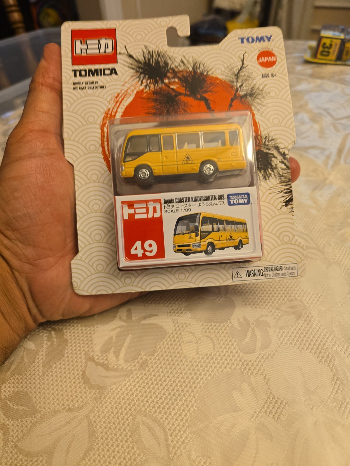 TOMICA Takara Tomy 1/89 scale – Toyota Coaster Kindergarten Bus #49