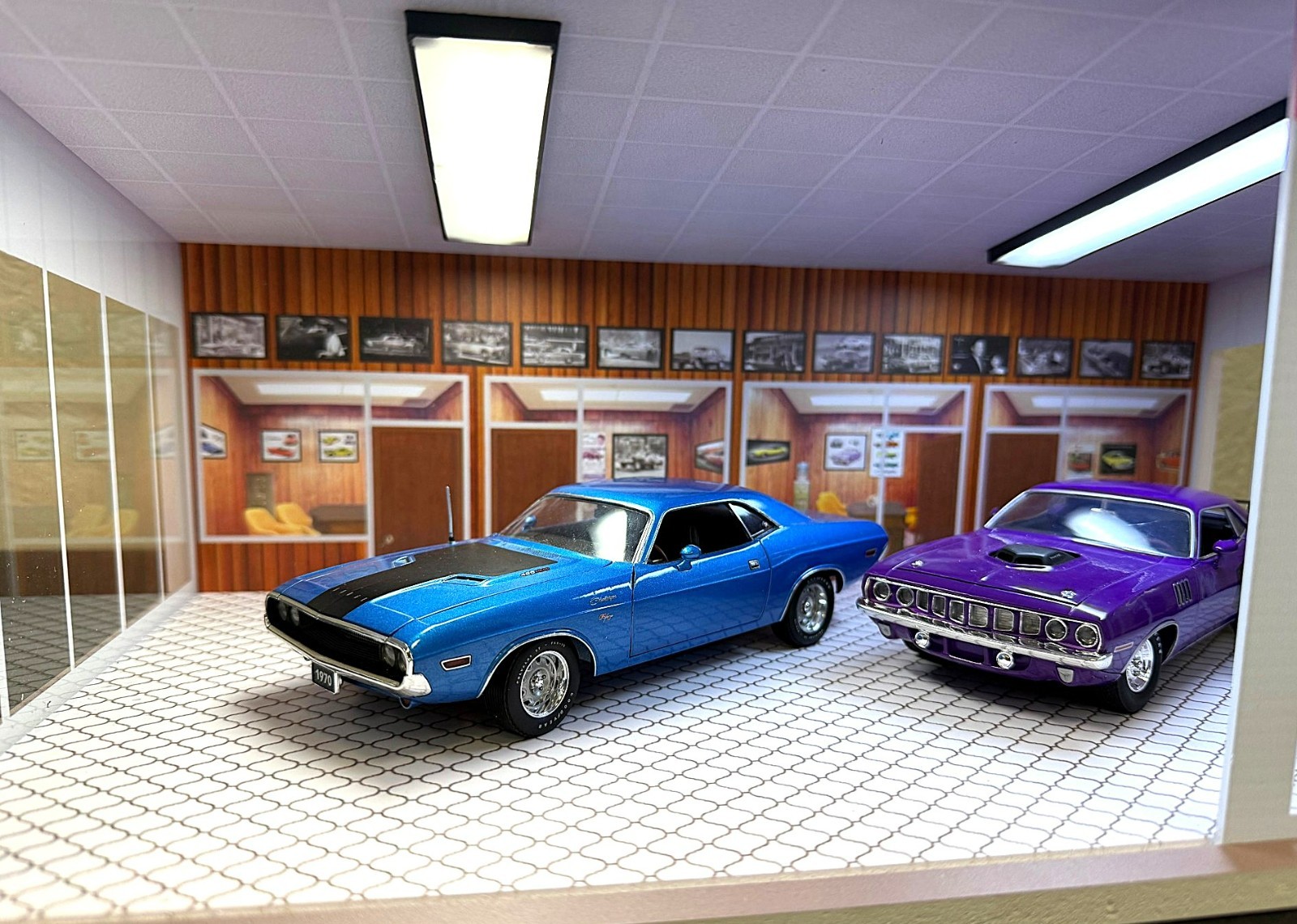 1/24-25th SCALE, MR. NORMS GRAND SPAULDING DODGE SHOWROOM DIORAMA !