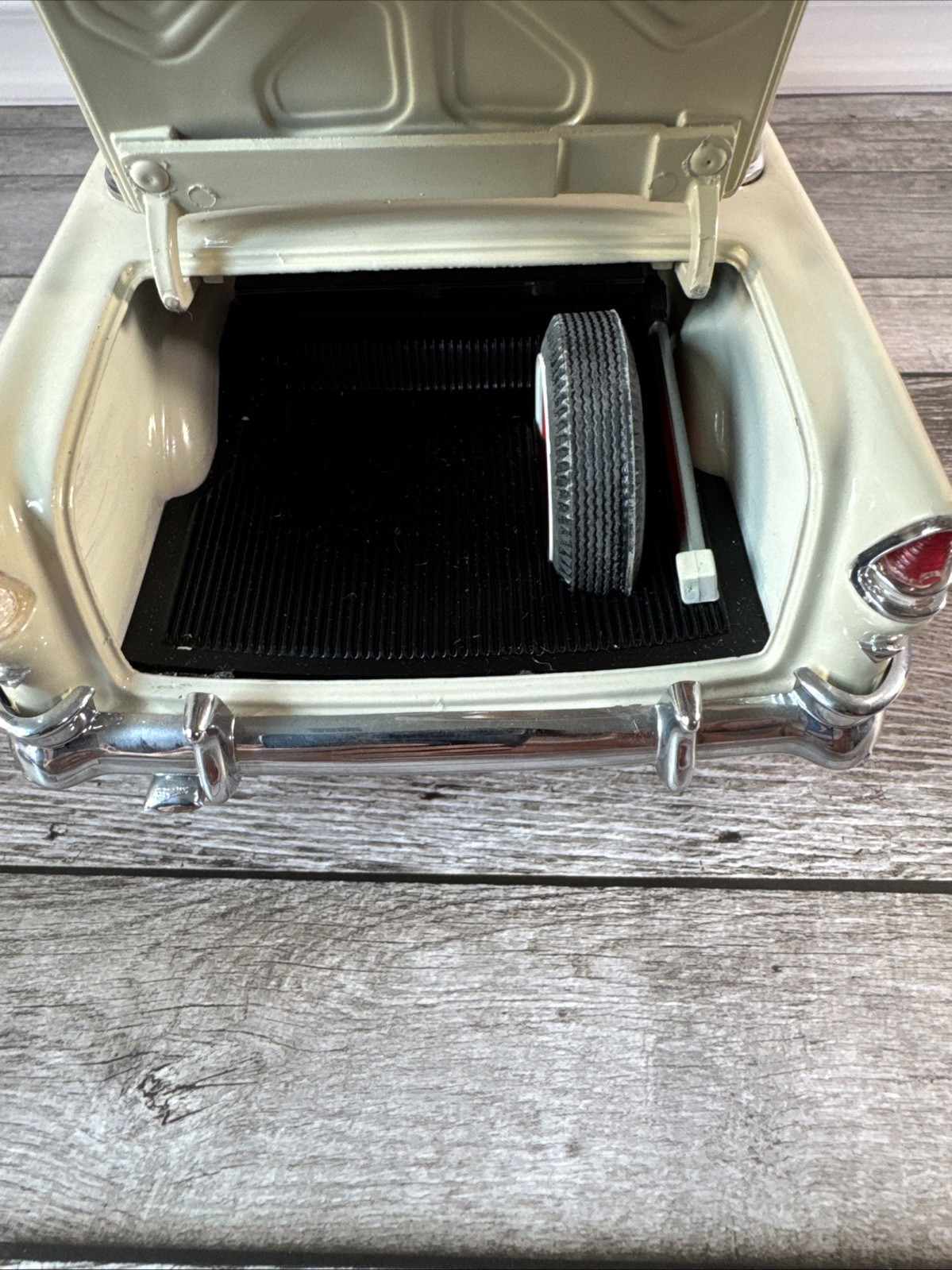 Danbury Mint 1955 Chevy Chevrolet Bel Air 1/16 Hardtop Coupe Diecast Car