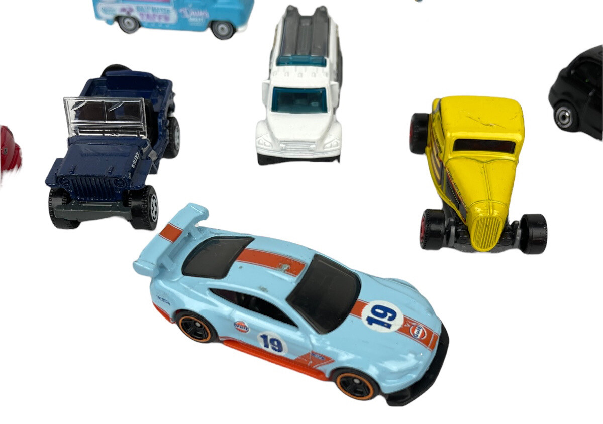 Mixed Lot of 22 Diecast & Plastic Toy Cars Matchbox Hot Wheels