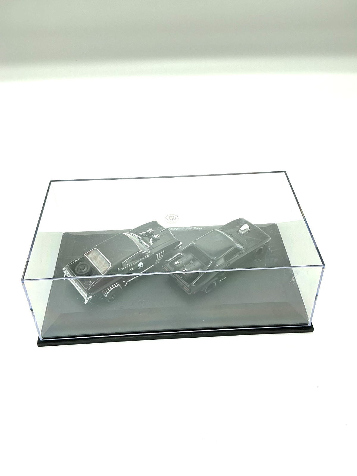 AUTOart 1:43 Mad Max 2: The Road Warrior INTERCEPTOR & ENEMY CAR Diecast