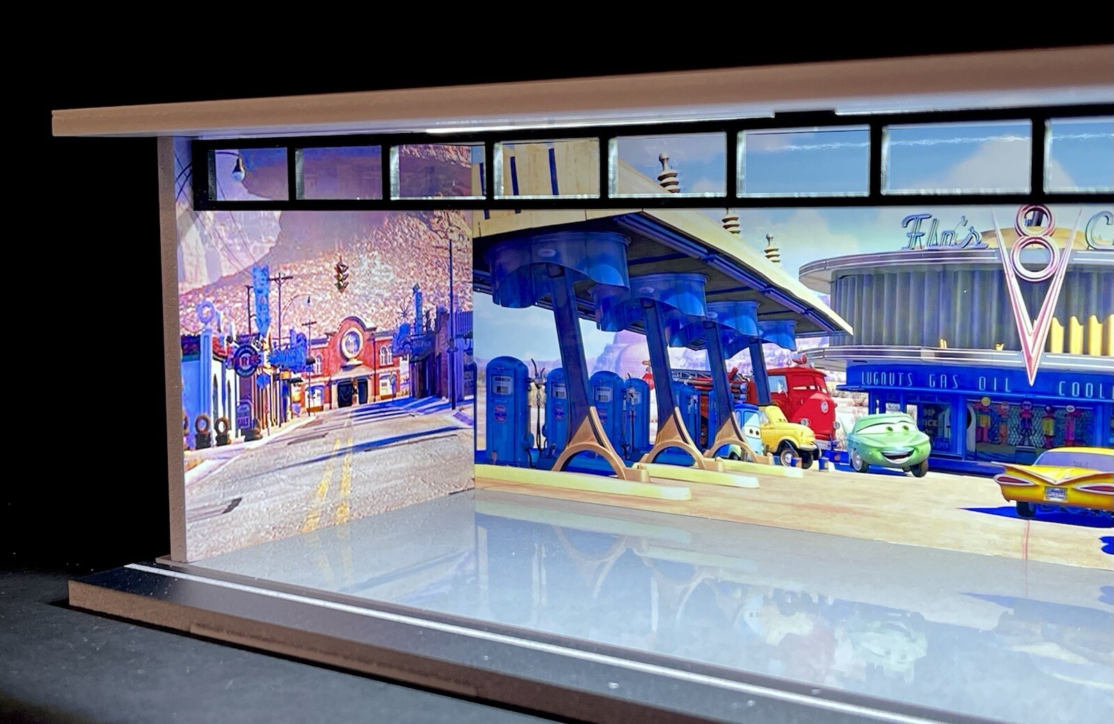 Radiator Springs Parking Lot Model Diorama Garage LED Lit Hot Wheels 1/64 Scale