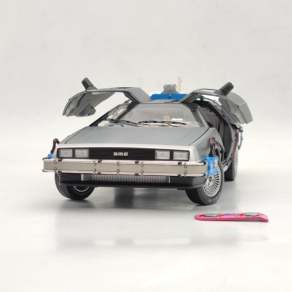 1/18 Hot Wheels Elite Back To The Future Time Machine Delorean BCJ97 Model Car