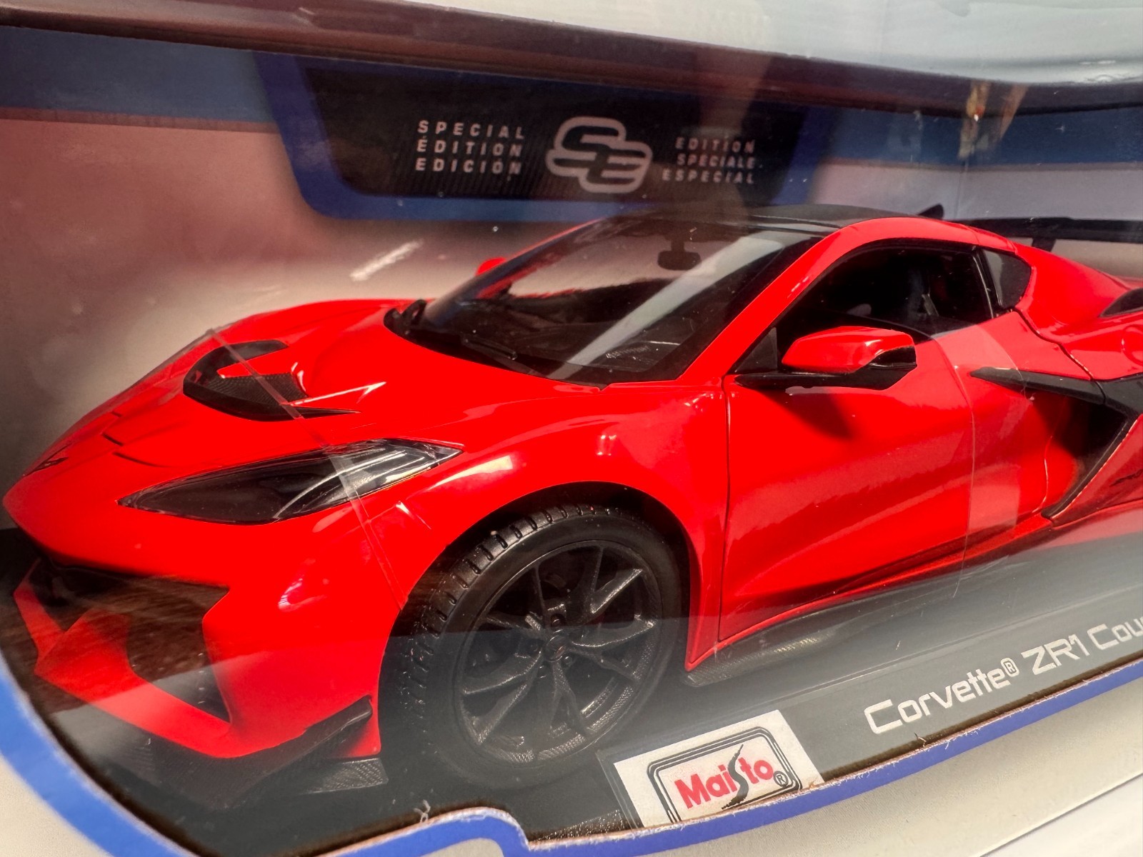 Maisto 1:18 Special Edition 2025 C8 Chevrolet Corvette ZR1 – RED
