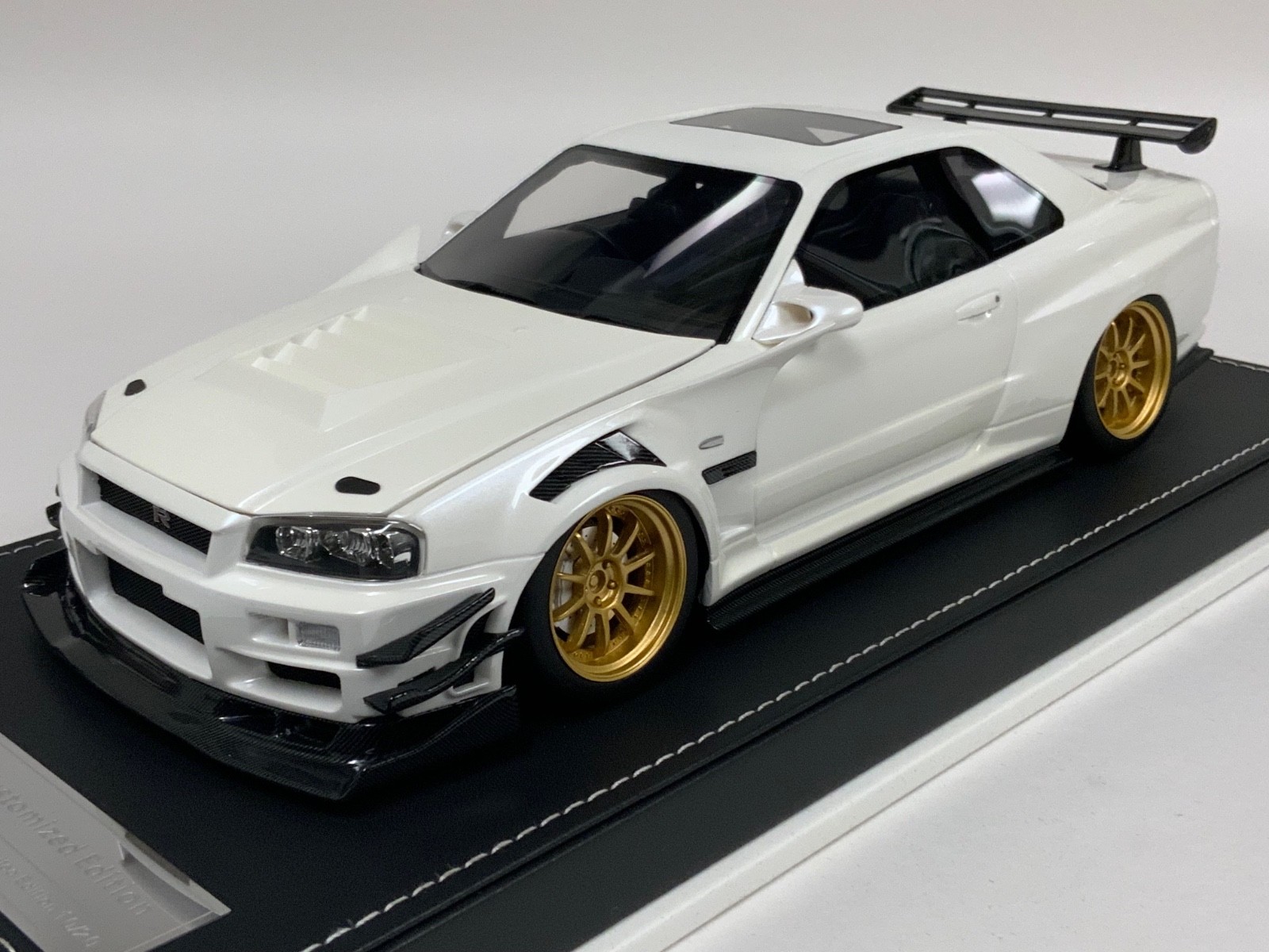 1/18 IVY Nissan R34 customized with Full Engine White leather base 20 pieces