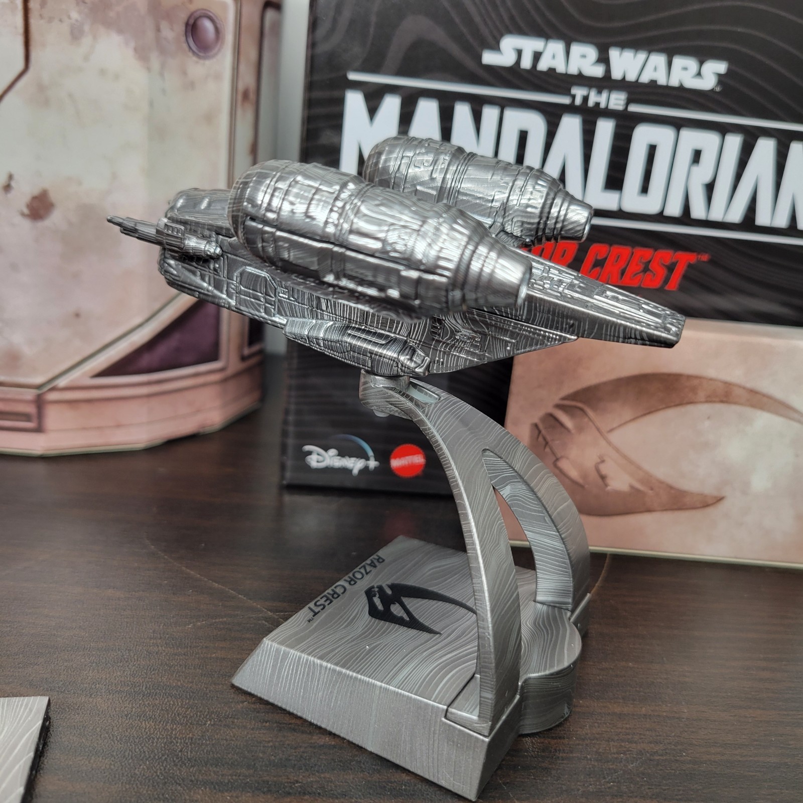 Star Wars Mandalorian Hot Wheels 1:64 Beskar Razor Crest Mattel Grogu Diecast