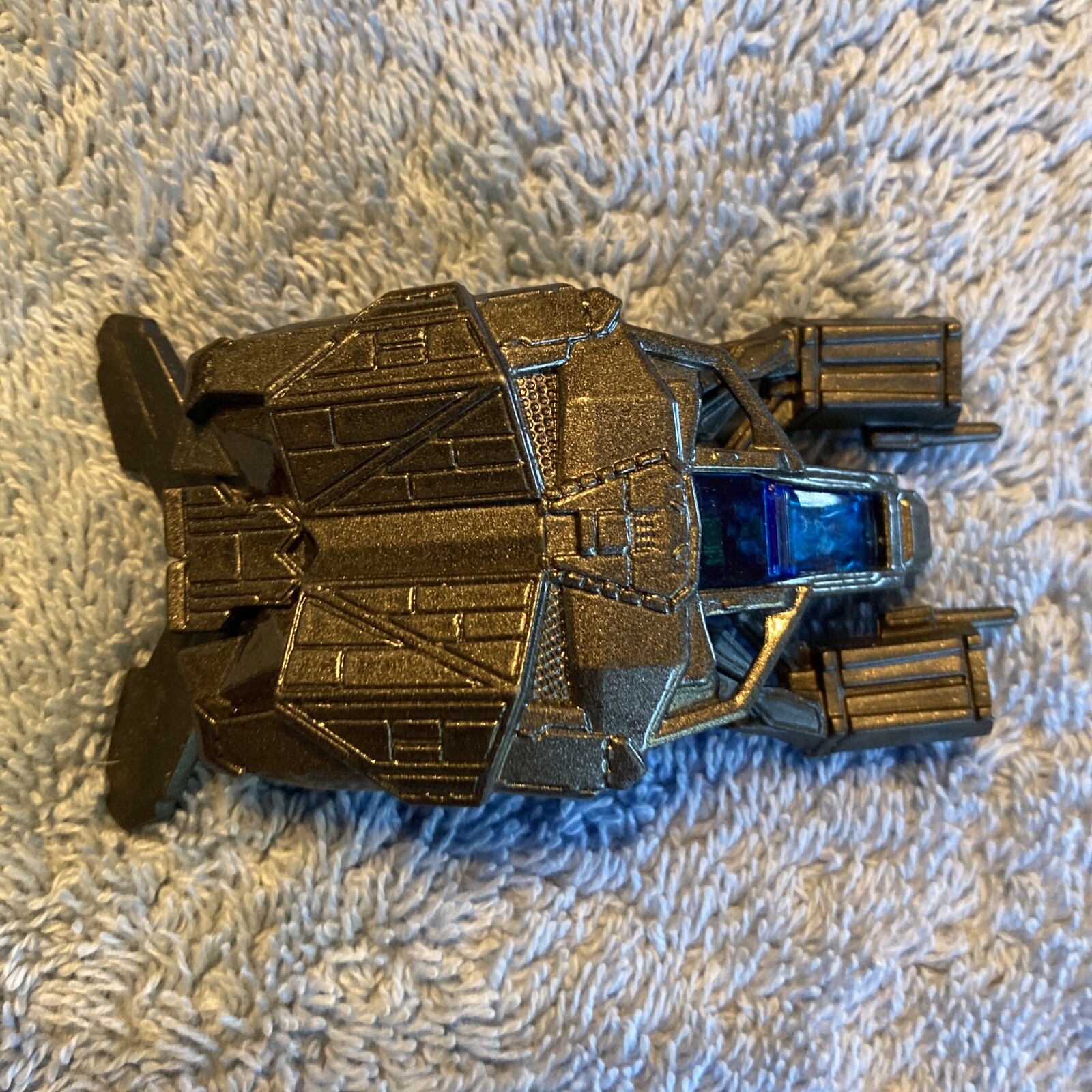 Hot Wheels Batman Returns The Bat DC Comics Made in Thailand V5315 Blue Glass