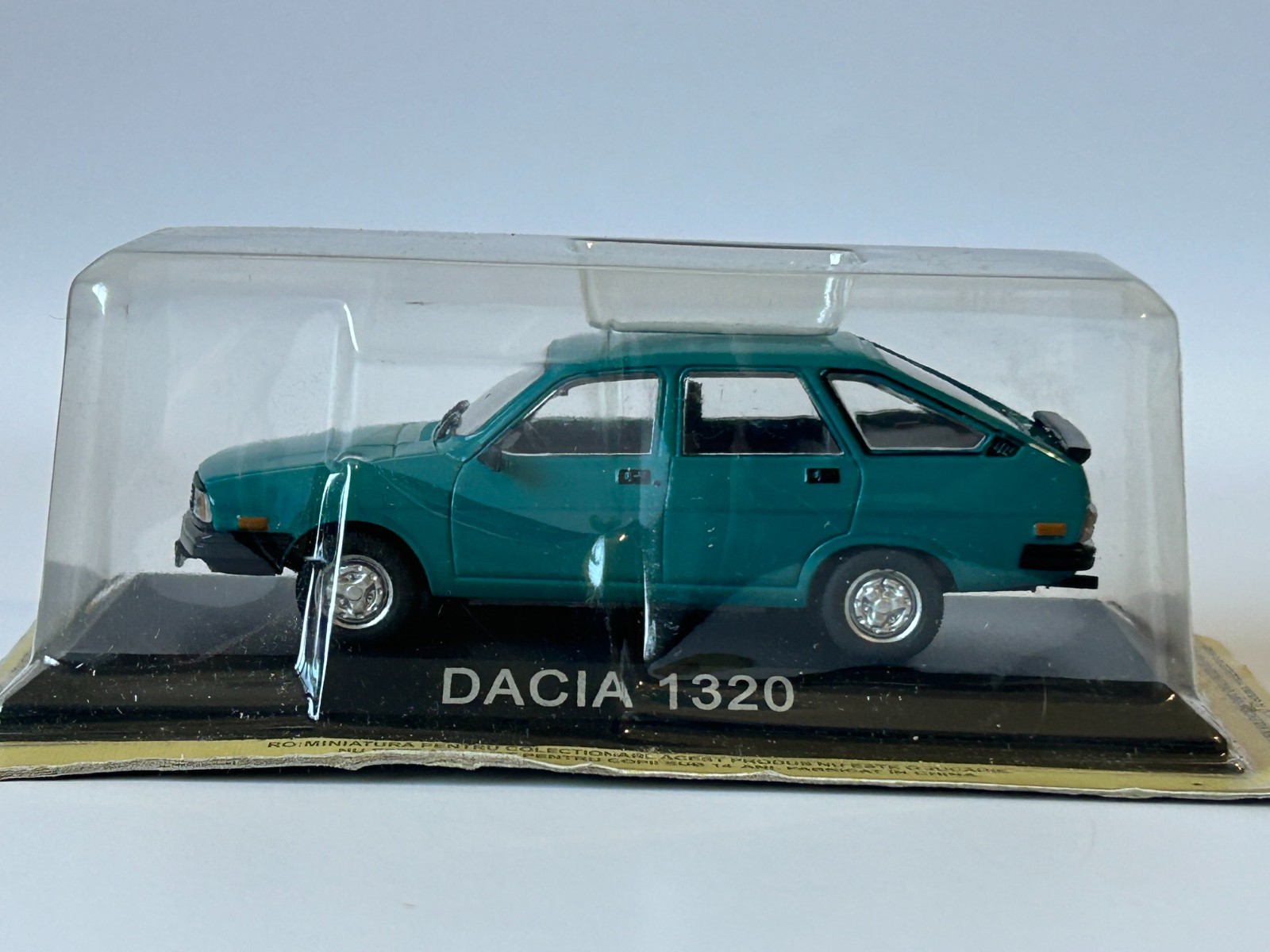 Dacia 1320 Romanian Classic Car Model Toy Green Diecast 1:43 Scale DeAgostini