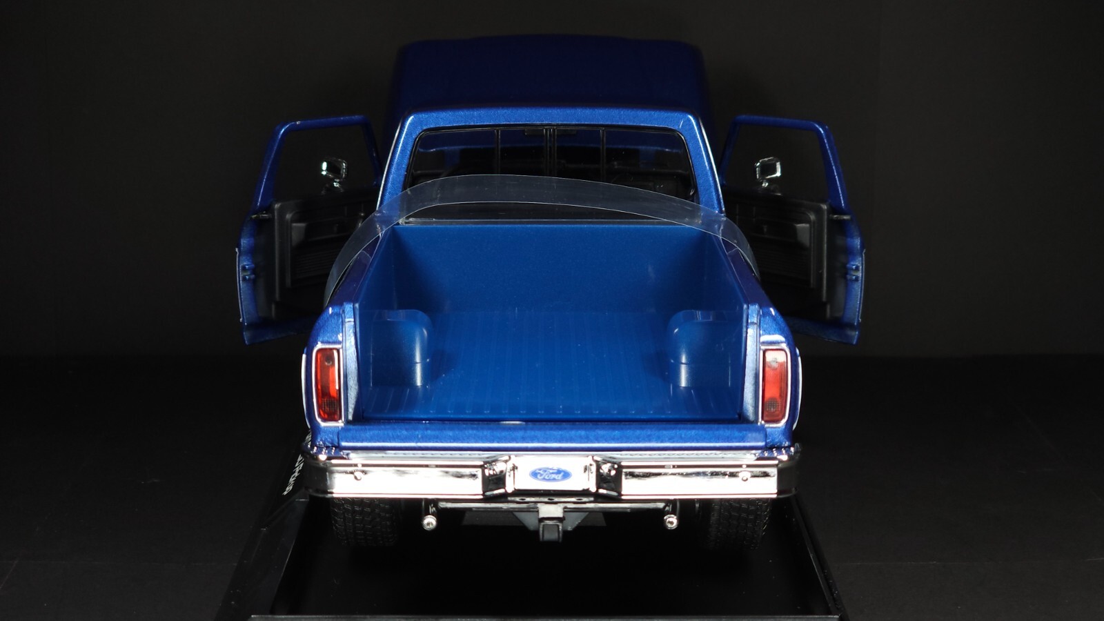 1979 Ford F150 Pick-up Blue Maisto 1:18 New Exclusive Style Special Edition