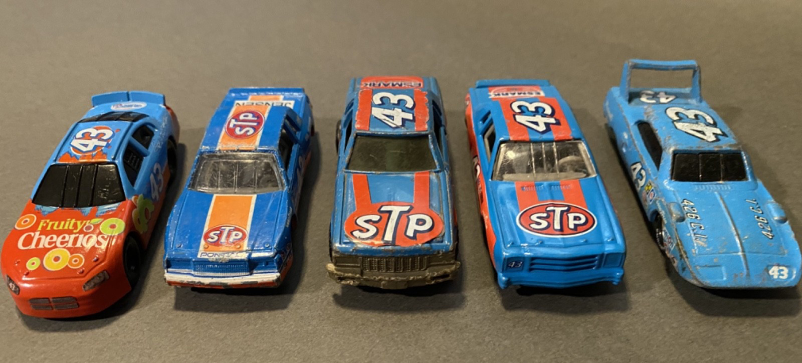 LOT of FIVE Richard Petty #43 Plymouth NASCAR Diecast 1/64 Cars