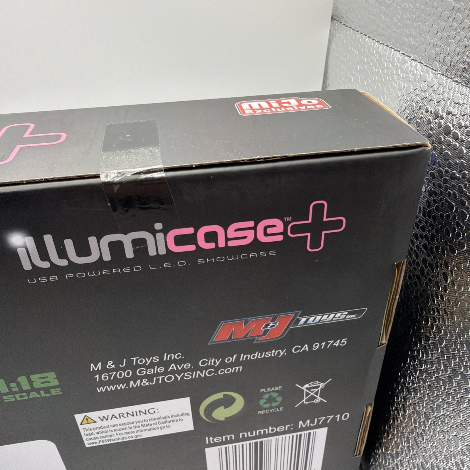 Collectible Display Show Case Illumicase+ LED Lights Mirror Base and Back, BLACK