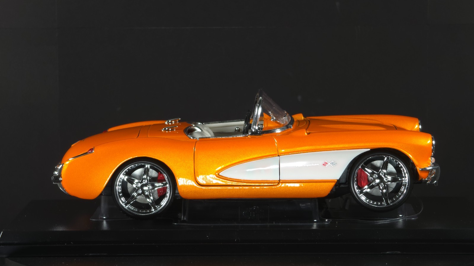 1957 Corvette 1:18 Maisto Exclusive Style Special Edition – Orange
