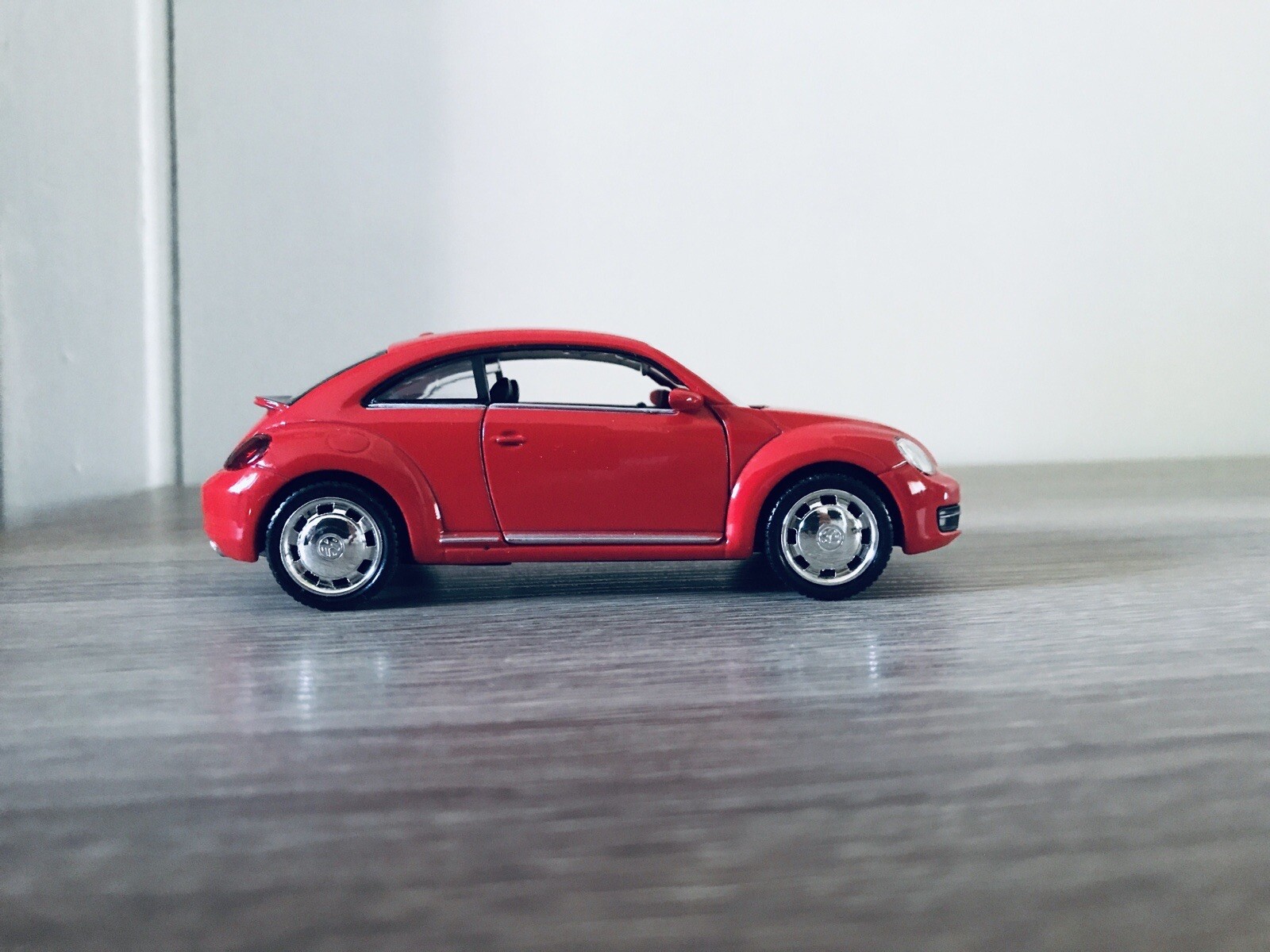 VW VOLKSWAGEN NEW BEETLE (A5) CAR RED ~1/36 VEHICLE COLLECTORS DIECAST MODEL