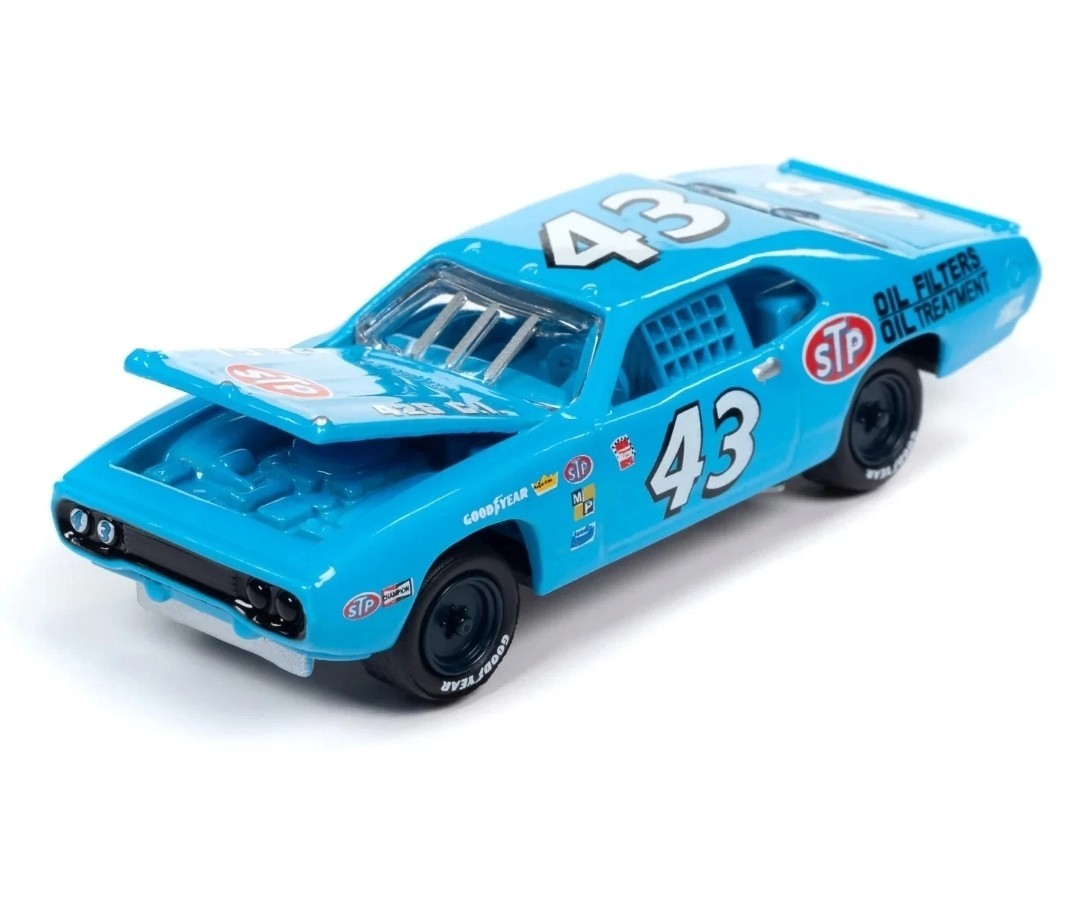 Johnny Lightning Richard Petty 72 Plymouth Road Runner 1/64 Scale Diecast R3 #4