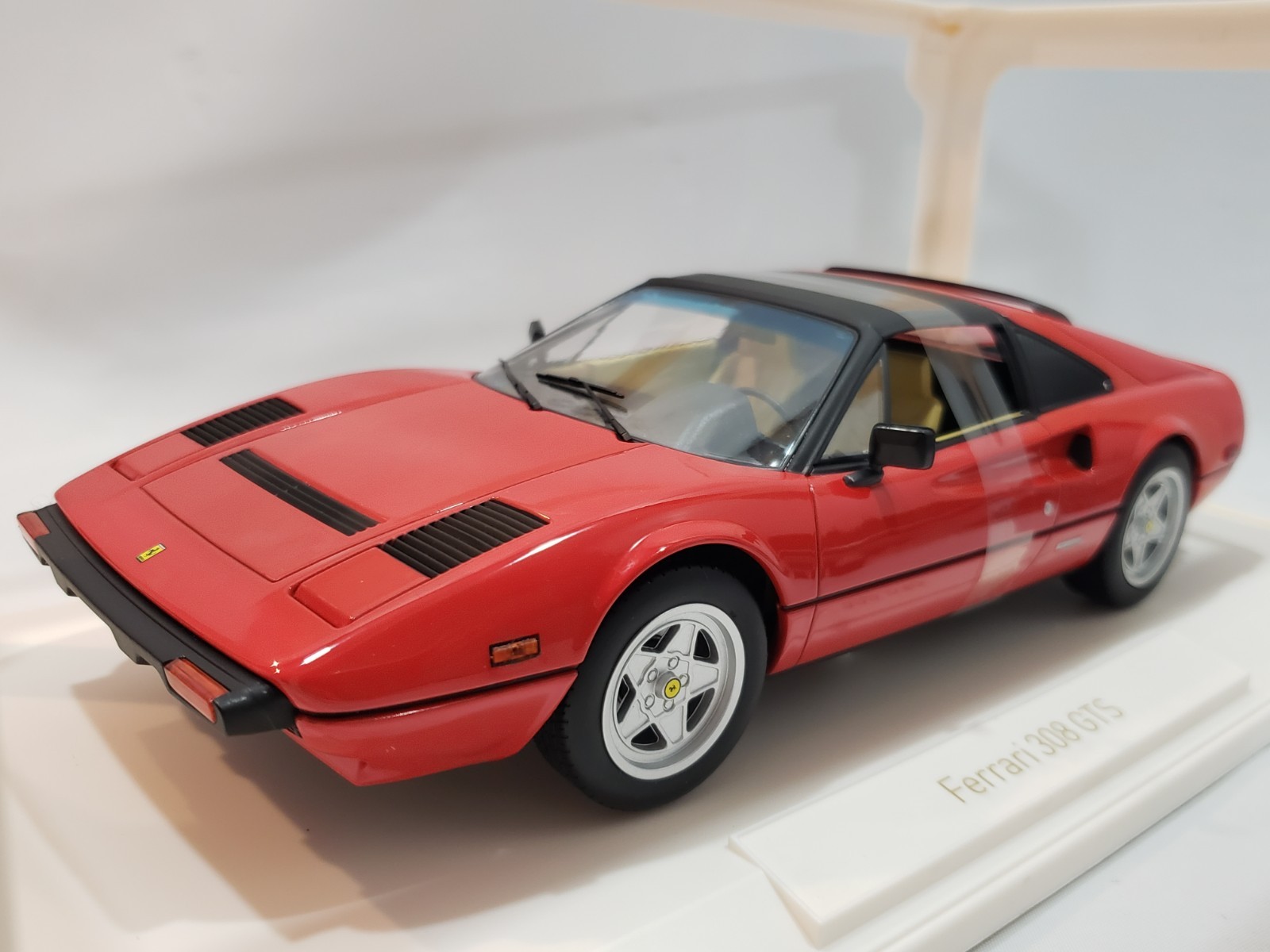 NEW 1/18 FERRARI 308 GTS Magnum P.I. Diecast Model Car Collectible 187930 Norev