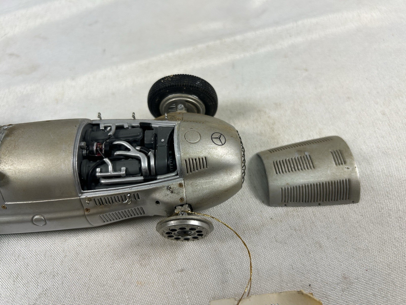 CMC W165 1:18 Scale Model Car