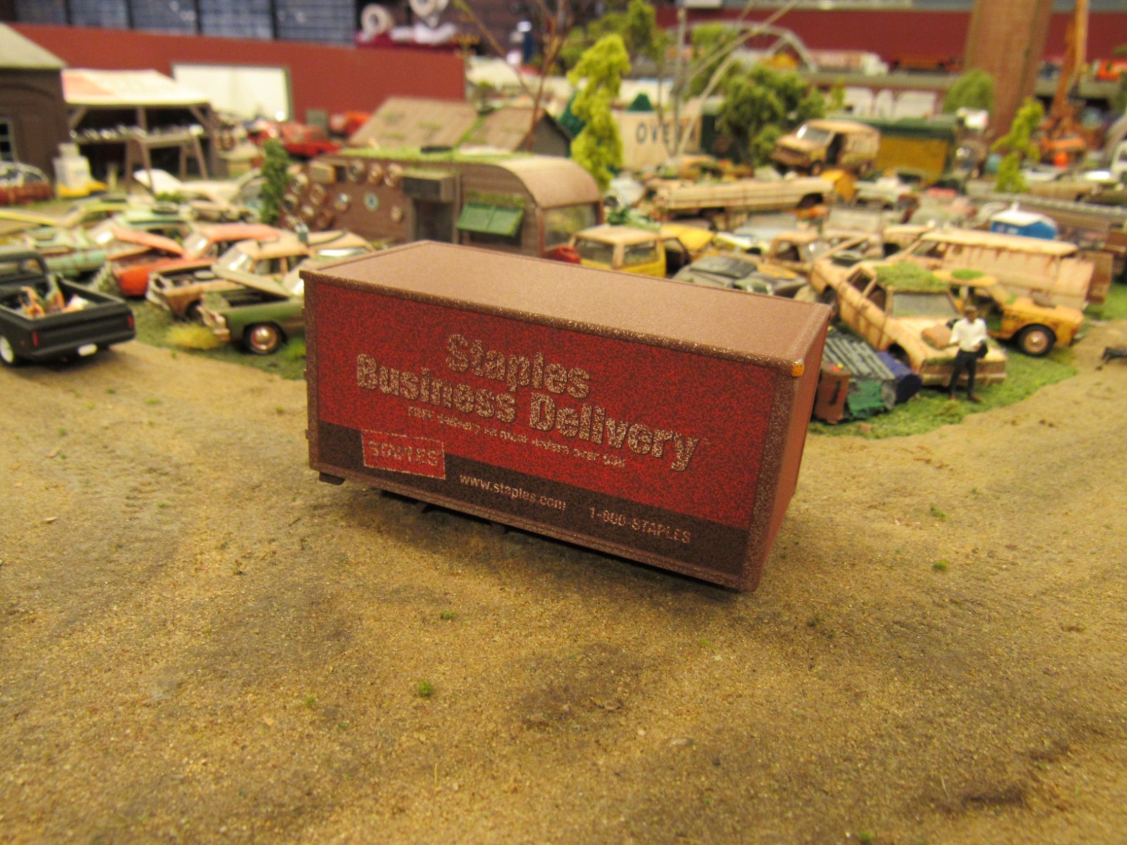 CUSTOM BUILT WEATHERED RUSTY JUNK YARD SEMI TRAILER PARTS CONTAINER 1:64/STAPLES