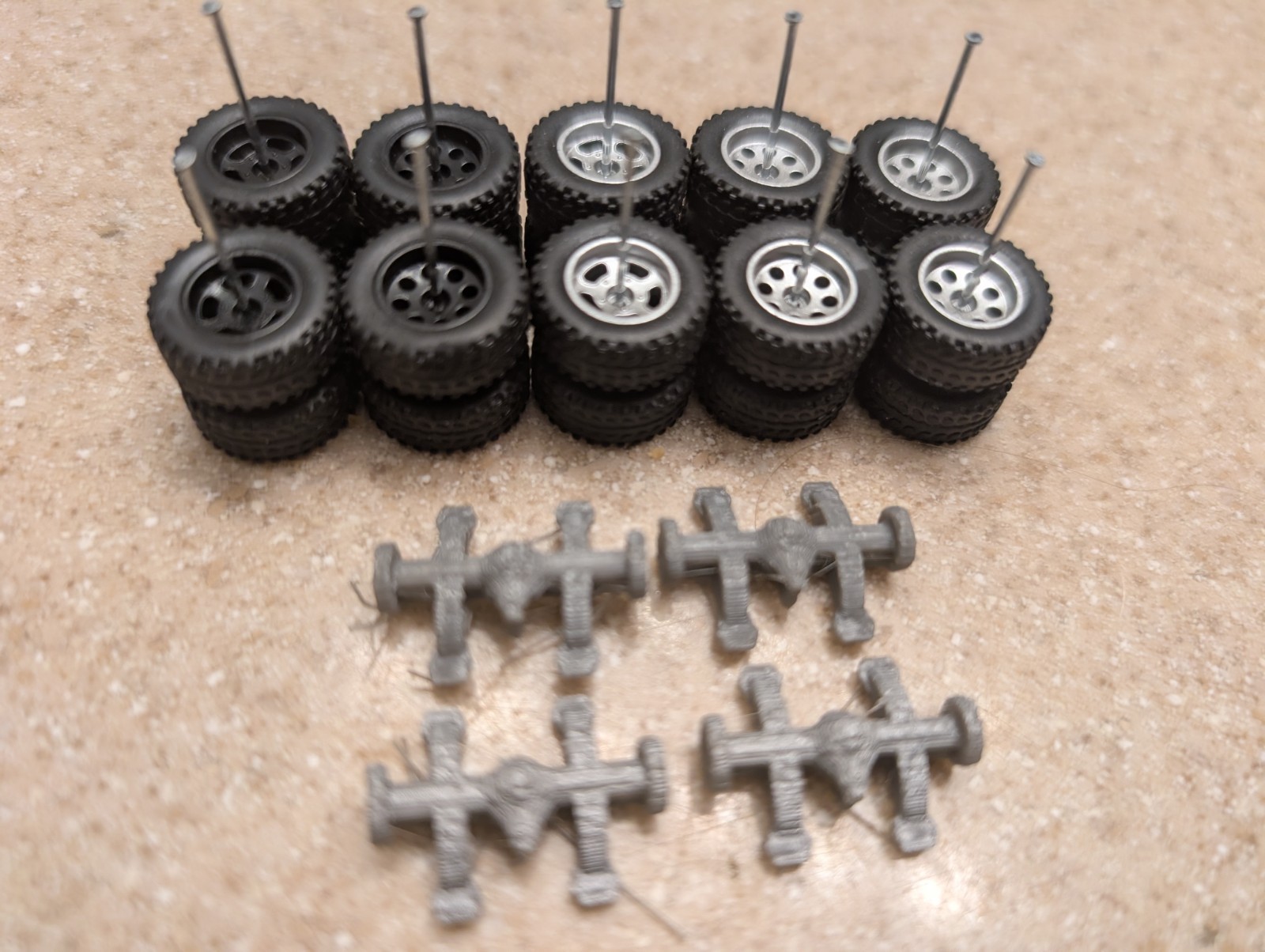 HoT 5 Swap sets Wheels off road truck rubber Tires 1/64 Real Riders Free Lift