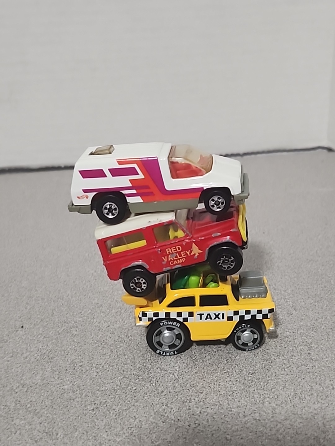 3 Loose Multicolor Cars Lot Of 3 ~ Red Valley Camp & Taxi