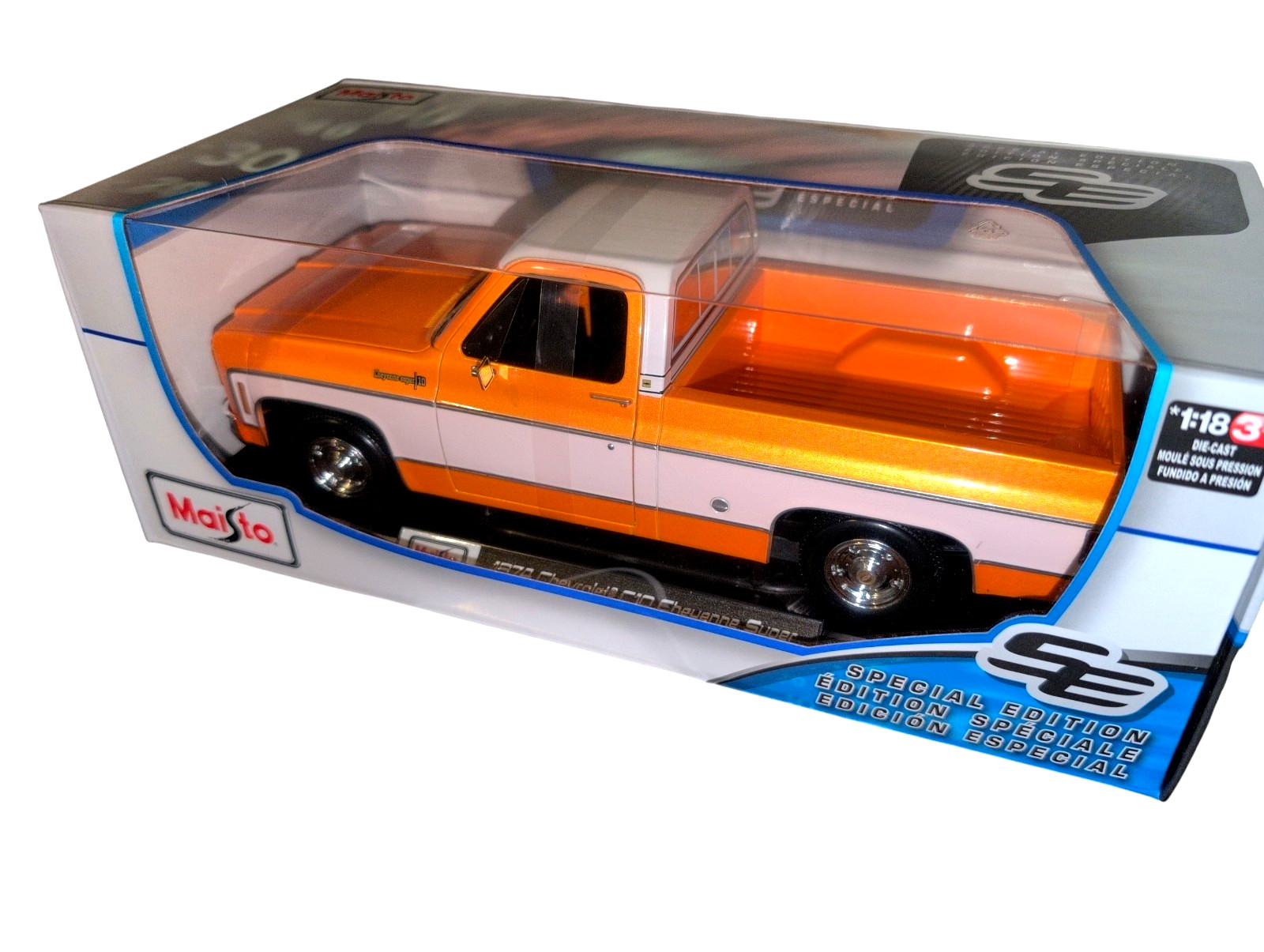 Maisto Special Edition 1974 Chevrolet C10 Cheyenne Super 1:18 Orange/White